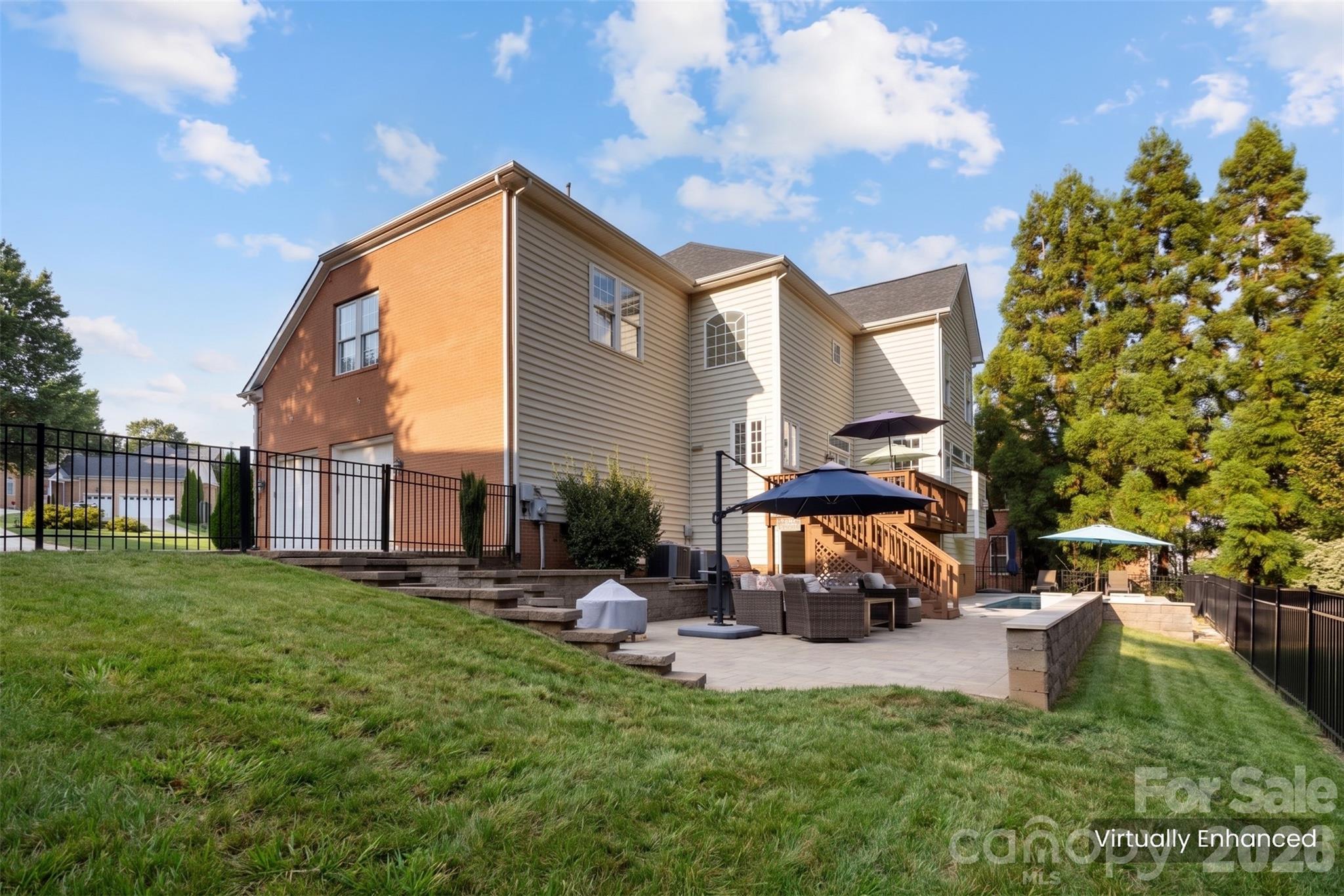 Single Family Residence at 152 Melbourne Drive, Fort Mill, photo 38 of 42