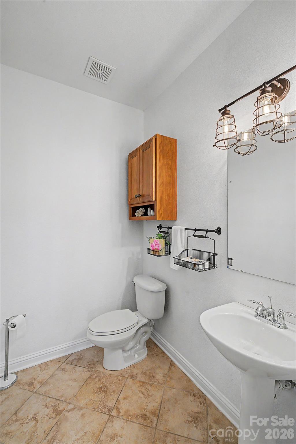 Single Family Residence at 329 Farm Springs Drive, Mount Holly, photo 18 of 28