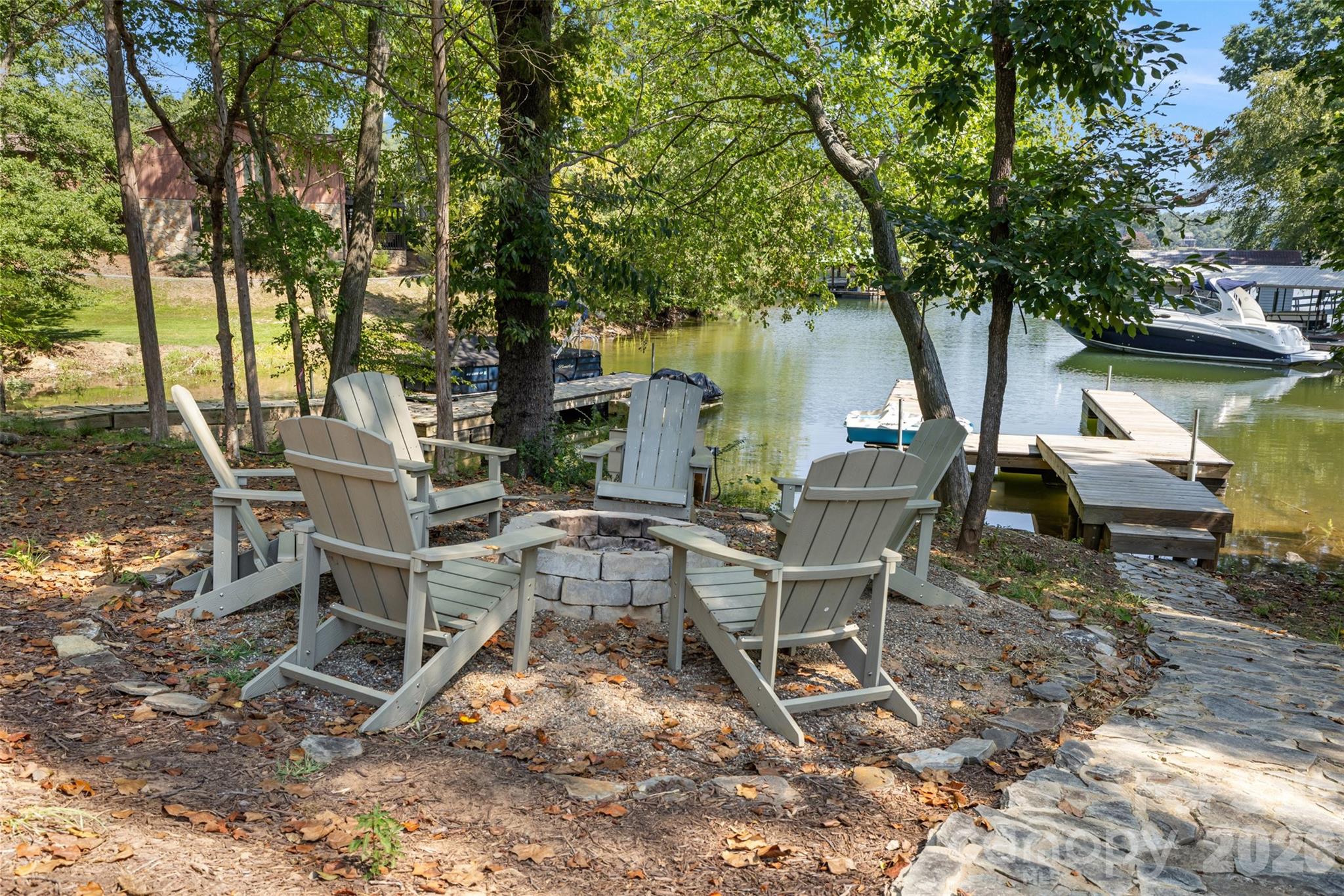 Cozy Firepit with amazing views of the lake and private Floating Dock - 787 Morrison Farm Road, Troutman