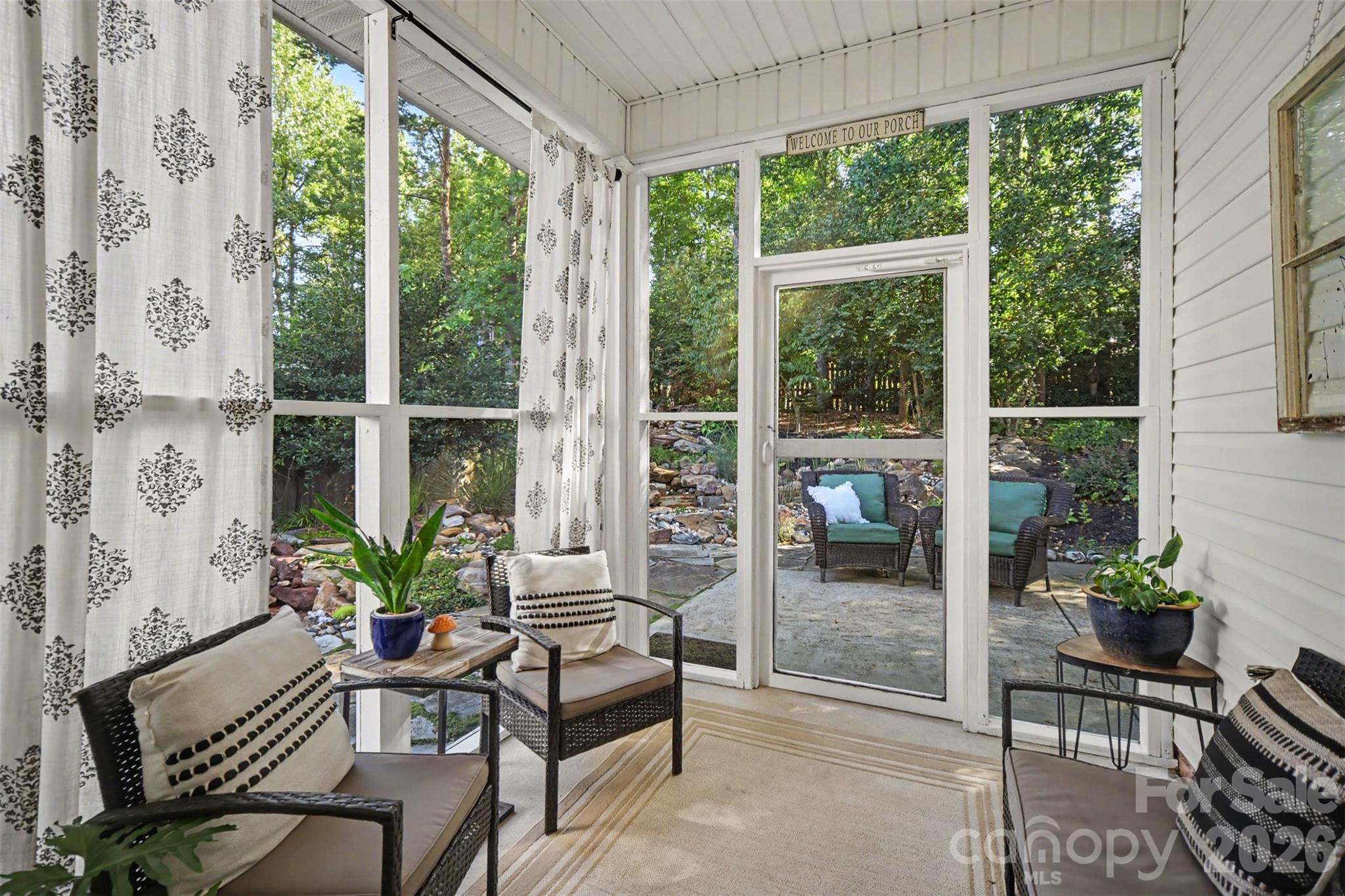 Single Family Residence at 15011 Bridle Trace Lane, Pineville, photo 6 of 41