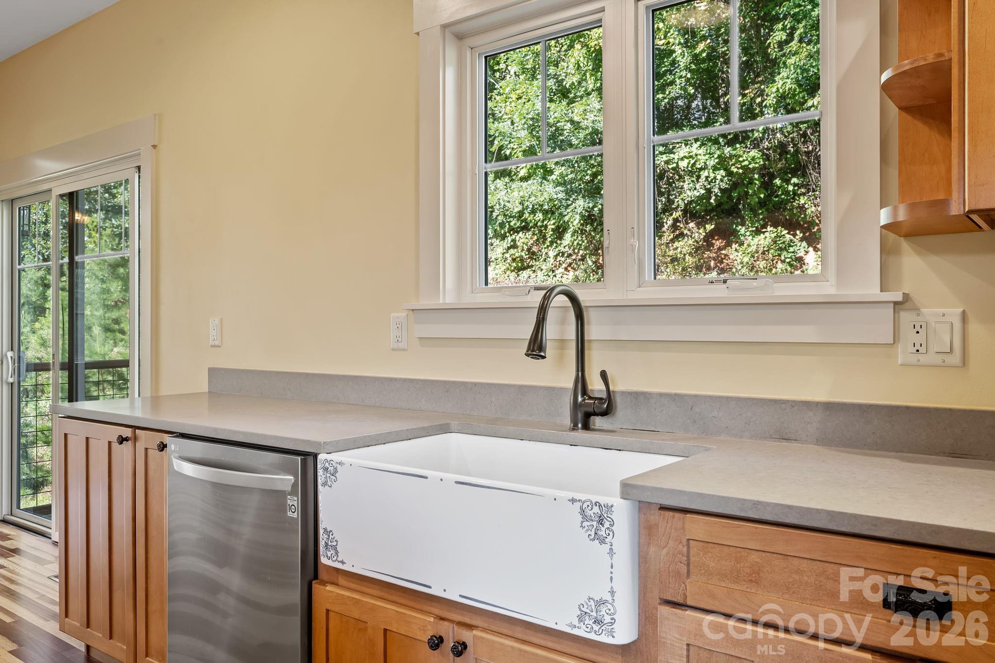 Single Family Residence at 19 Magnolia Farms Drive, Asheville, photo 13 of 44