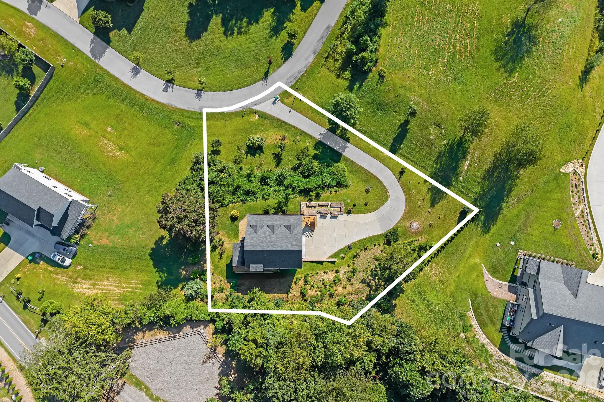 Approximate Lot lines. The outline is for illustrative purposes only. - 19 Magnolia Farms Drive, Asheville