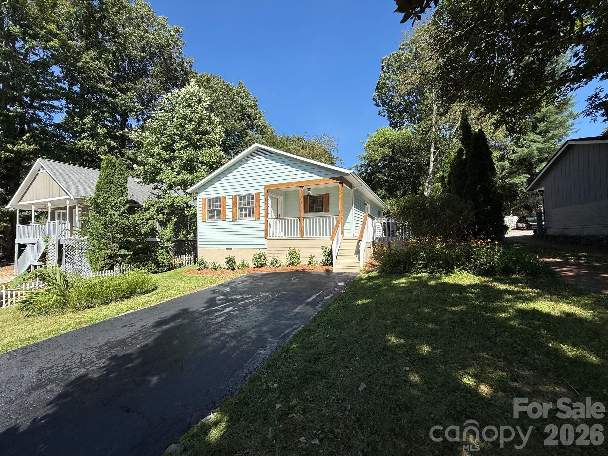 Single Family Residence at 153 Locust Court, Arden, photo 3 of 26