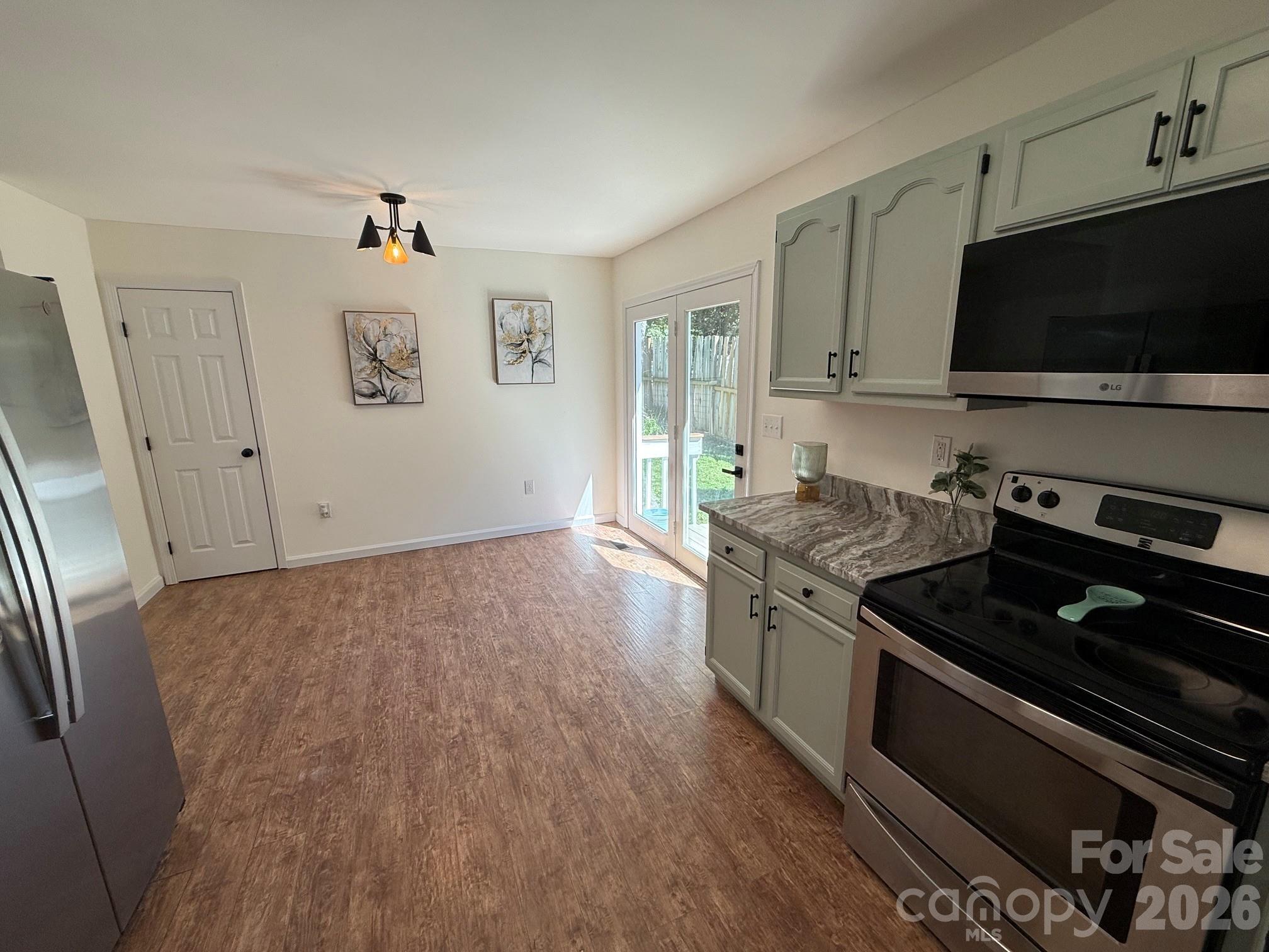 Single Family Residence at 153 Locust Court, Arden, photo 12 of 26