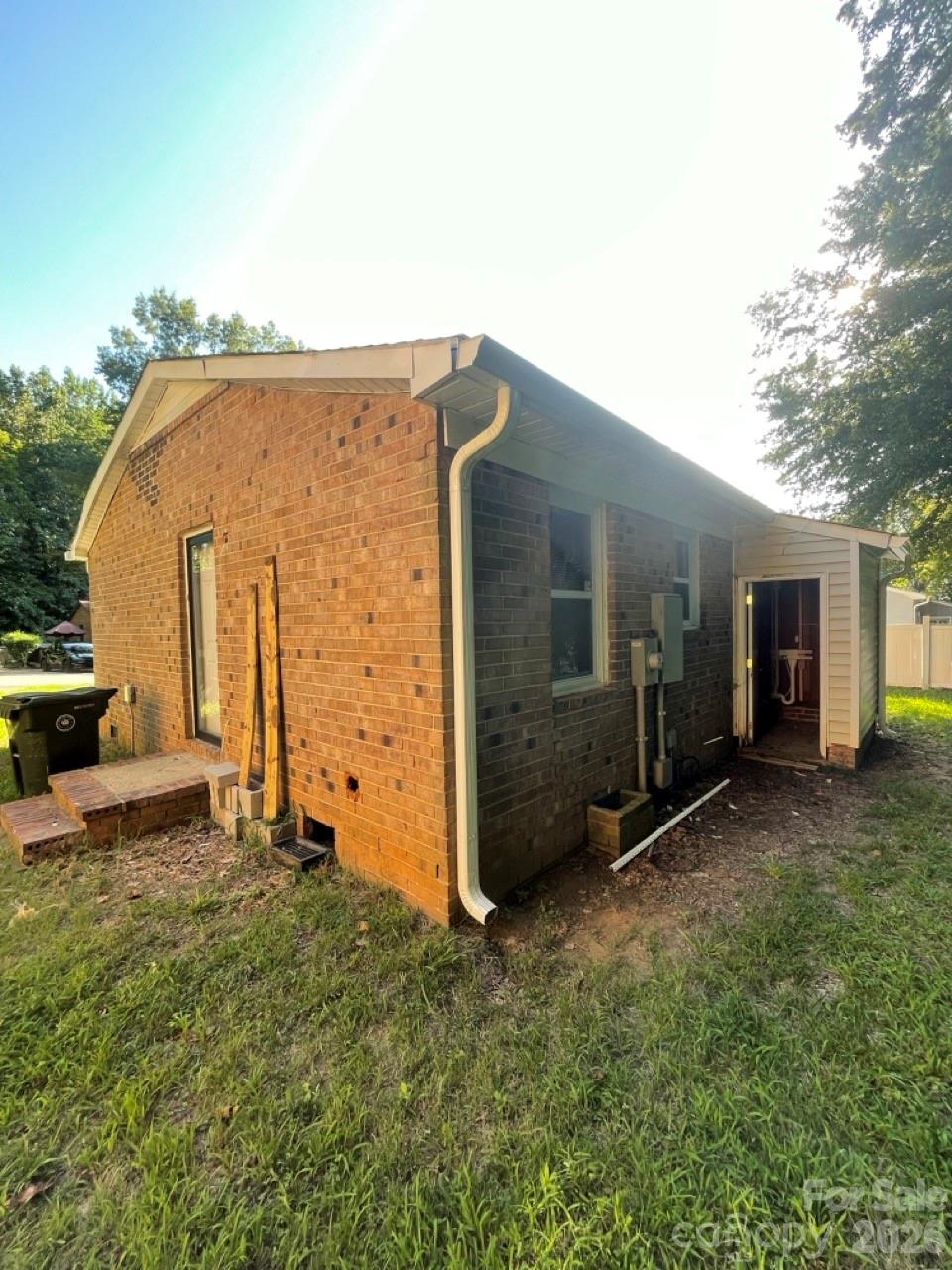 Single Family Residence at 133 Hickory Lane, York, photo 3 of 18