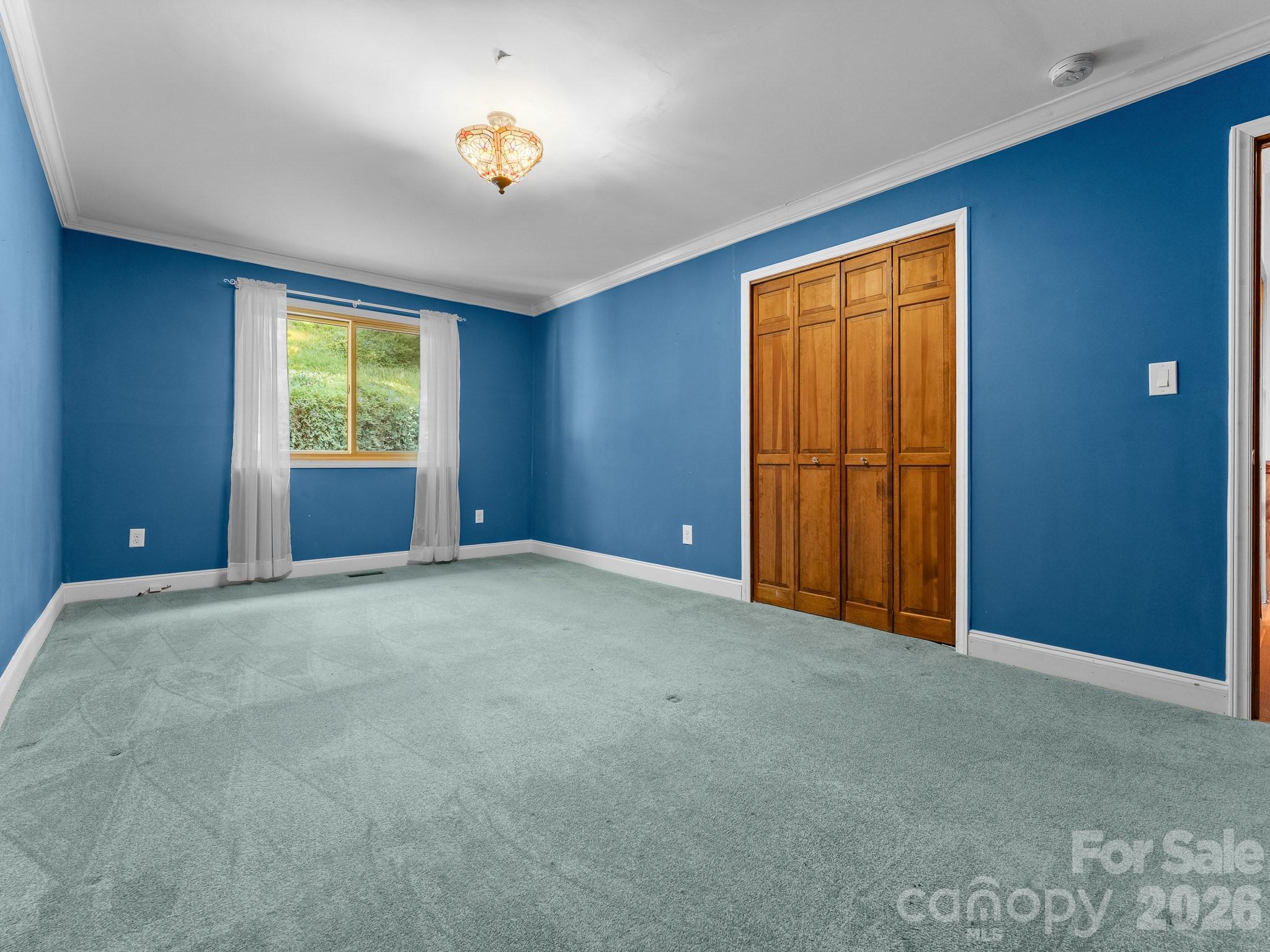Main level bedroom with closet - 977 Morning Ride Drive, Columbus