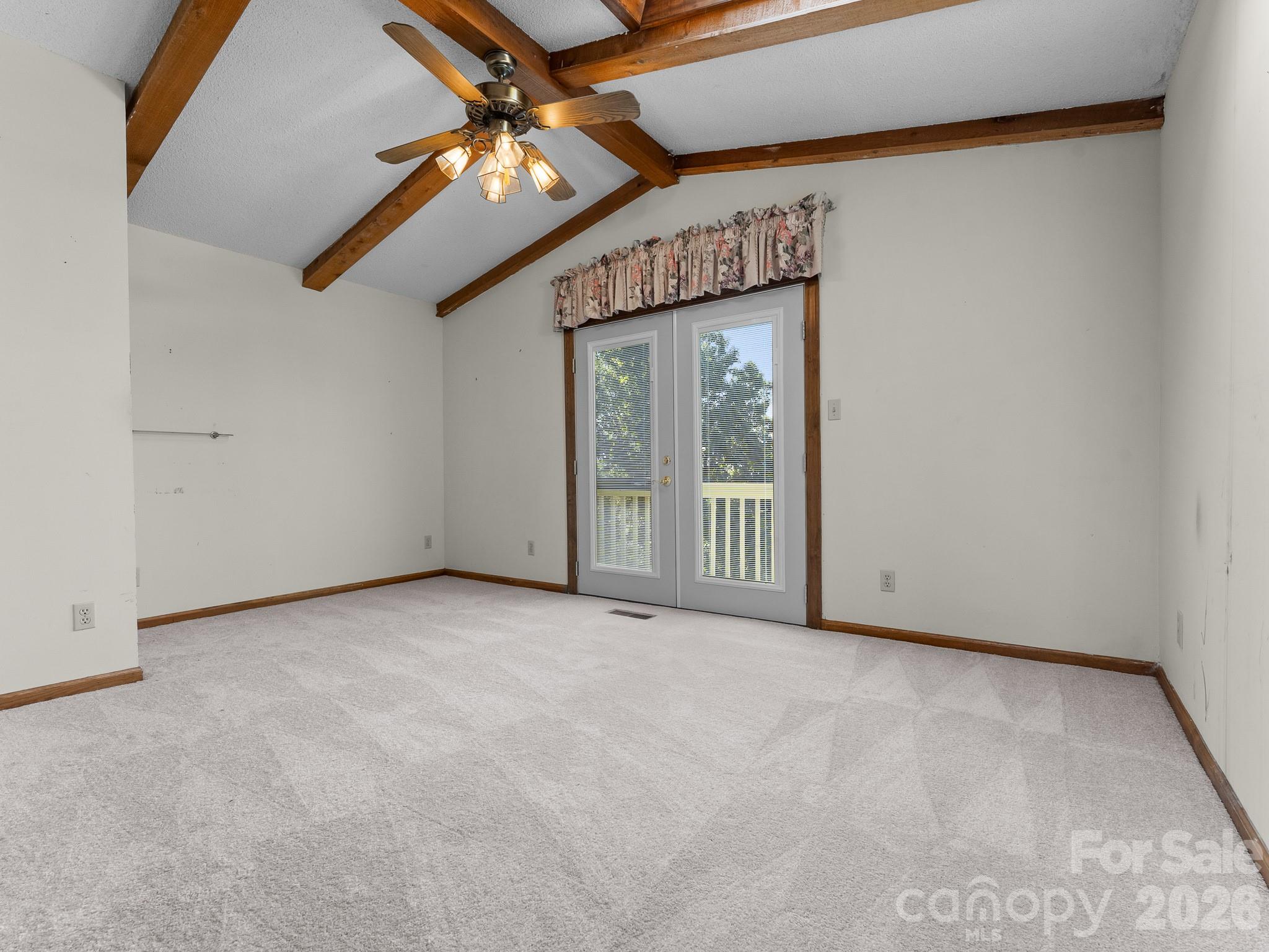Primary Bedroom Suite on Upper Level - 977 Morning Ride Drive, Columbus