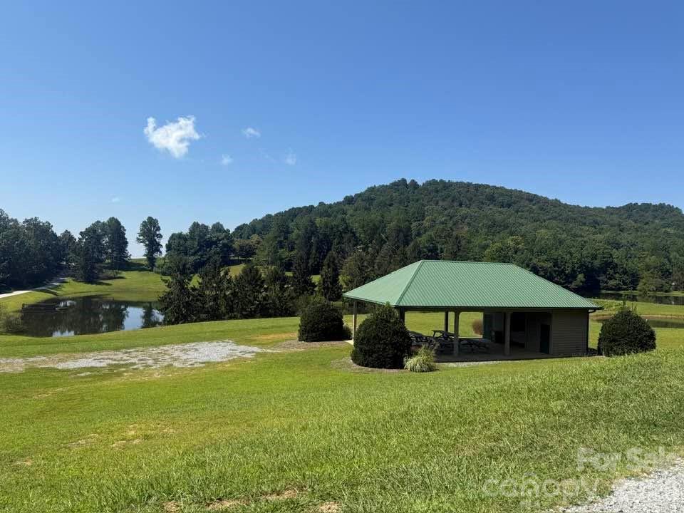Nearby WOMA Picnic Pavilion & Fishing Lakes - 977 Morning Ride Drive, Columbus