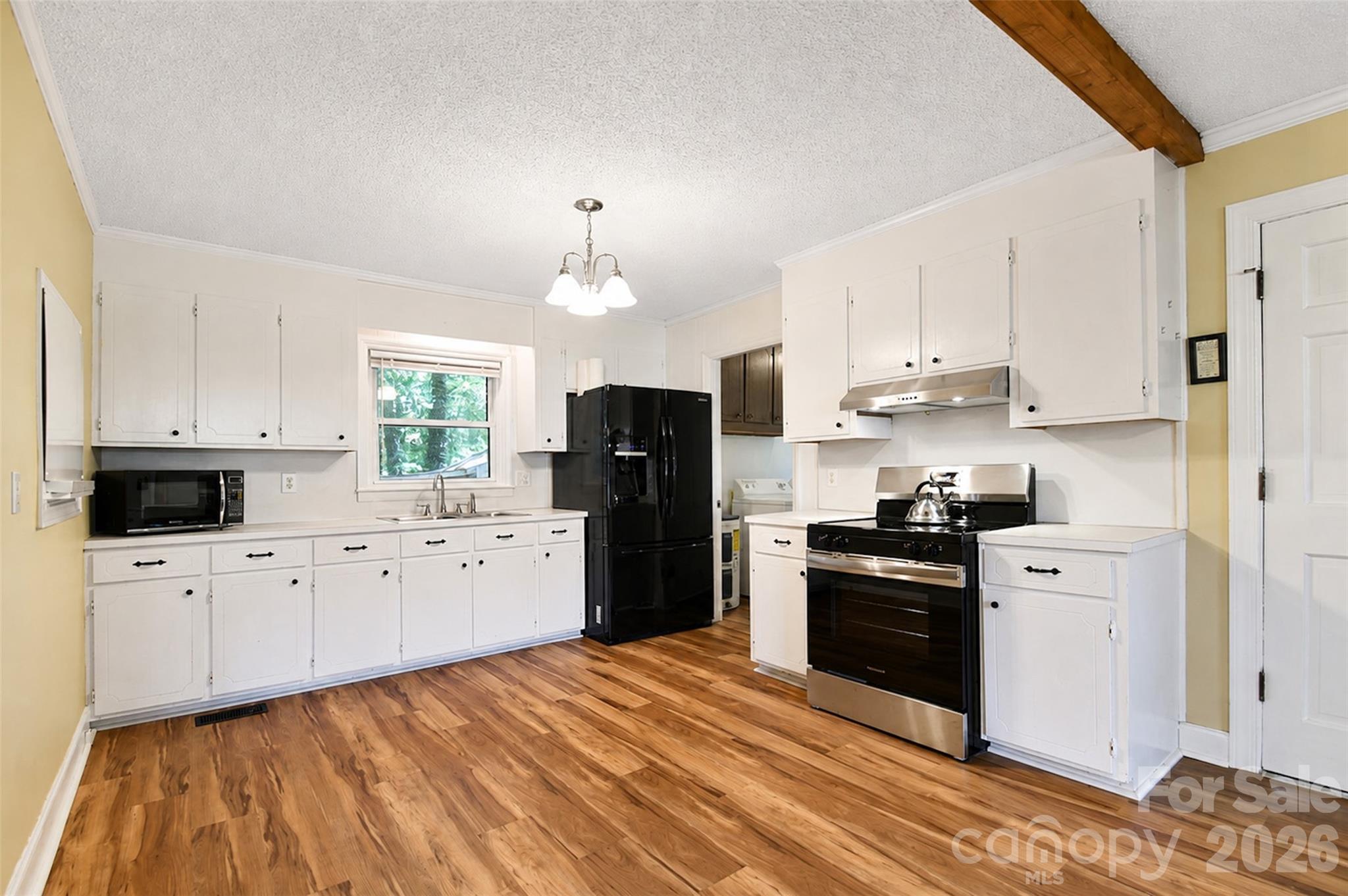 Kitchen - 2281 Munsen Road, Concord