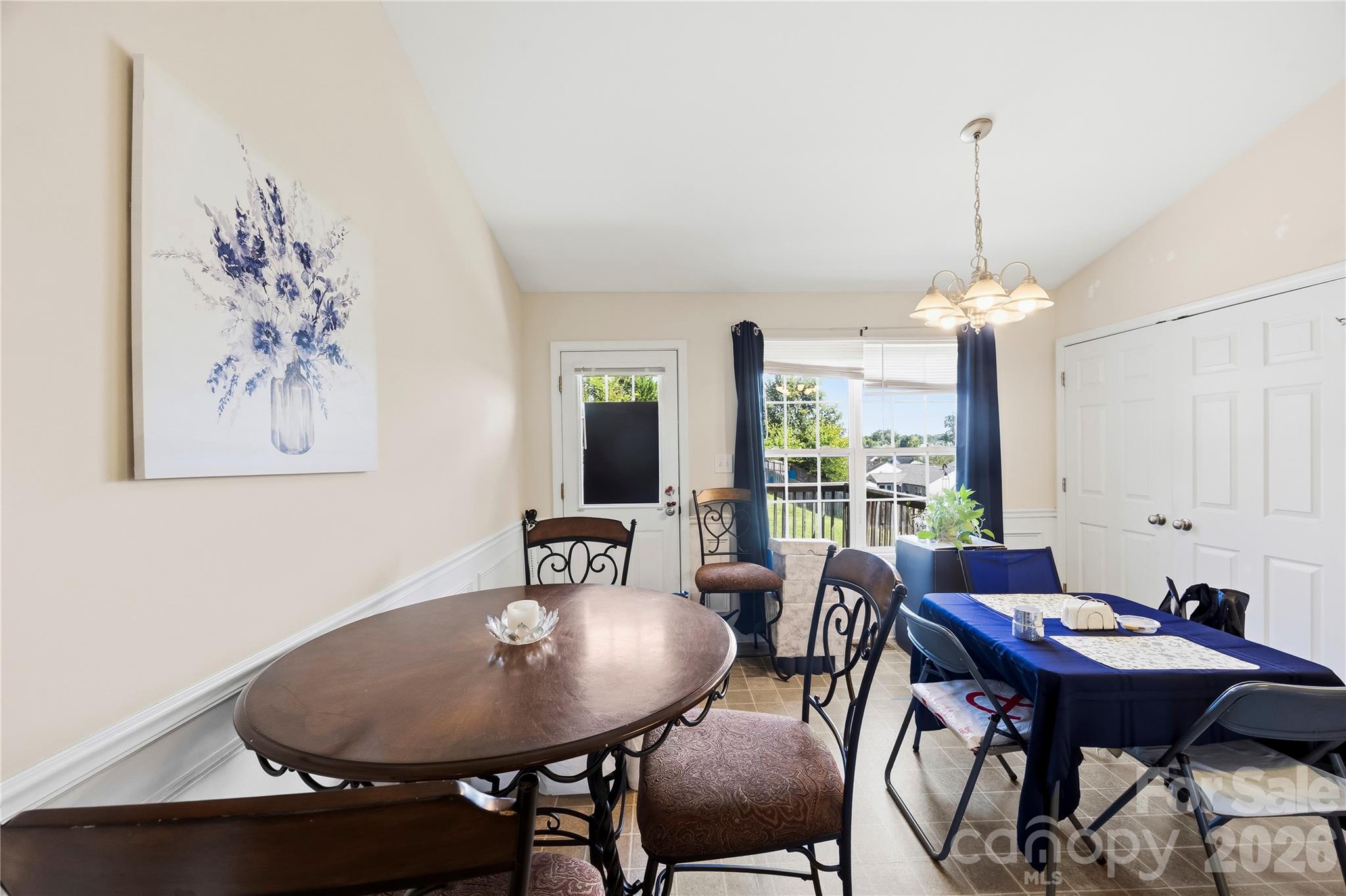 Single Family Residence at 5119 Hildreth Court, Concord, photo 7 of 23