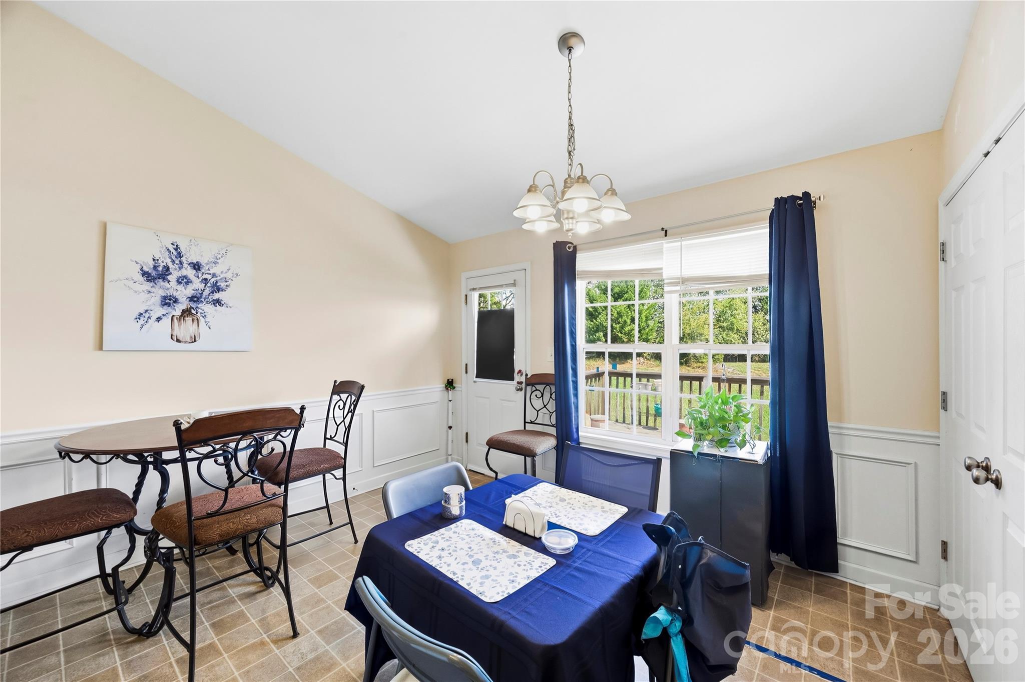 Single Family Residence at 5119 Hildreth Court, Concord, photo 9 of 23