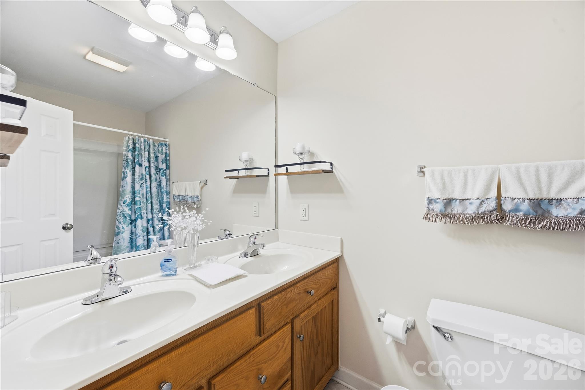 Single Family Residence at 5119 Hildreth Court, Concord, photo 12 of 23