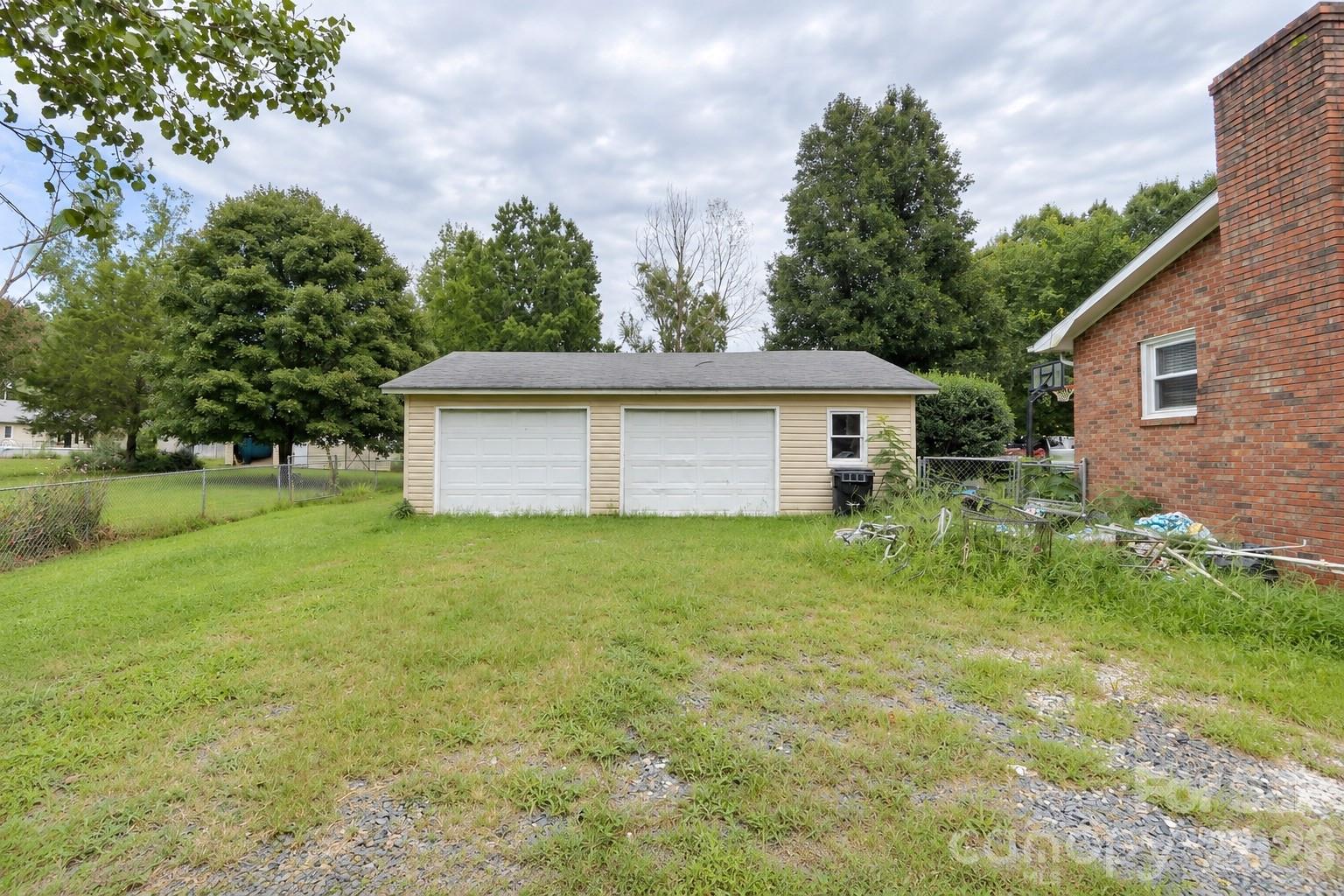 Single Family Residence at 9289 Fisher Road, Rockwell, photo 5 of 22