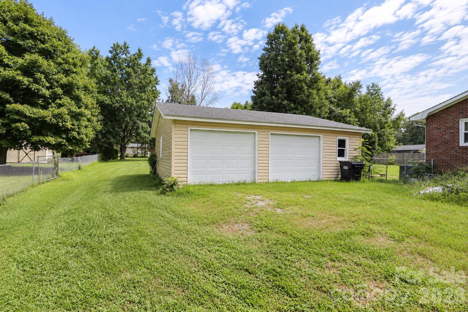 Single Family Residence at 9289 Fisher Road, Rockwell, photo 6 of 22
