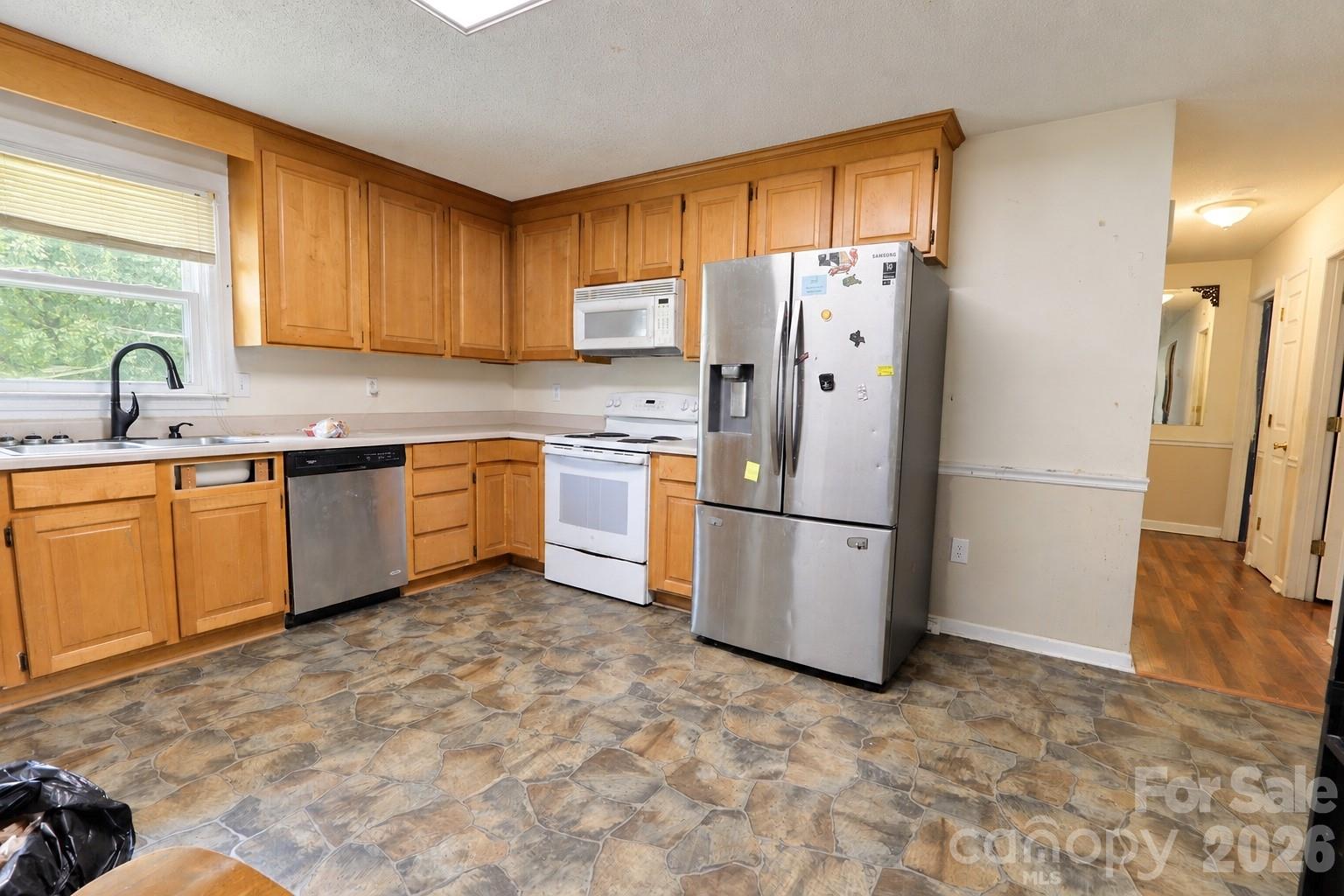 Single Family Residence at 9289 Fisher Road, Rockwell, photo 11 of 22