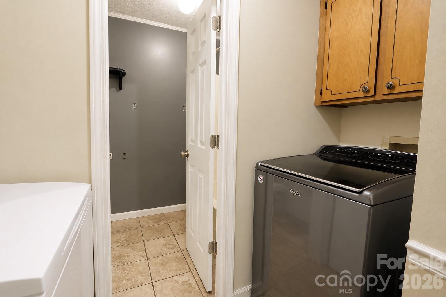 Single Family Residence at 9289 Fisher Road, Rockwell, photo 15 of 22
