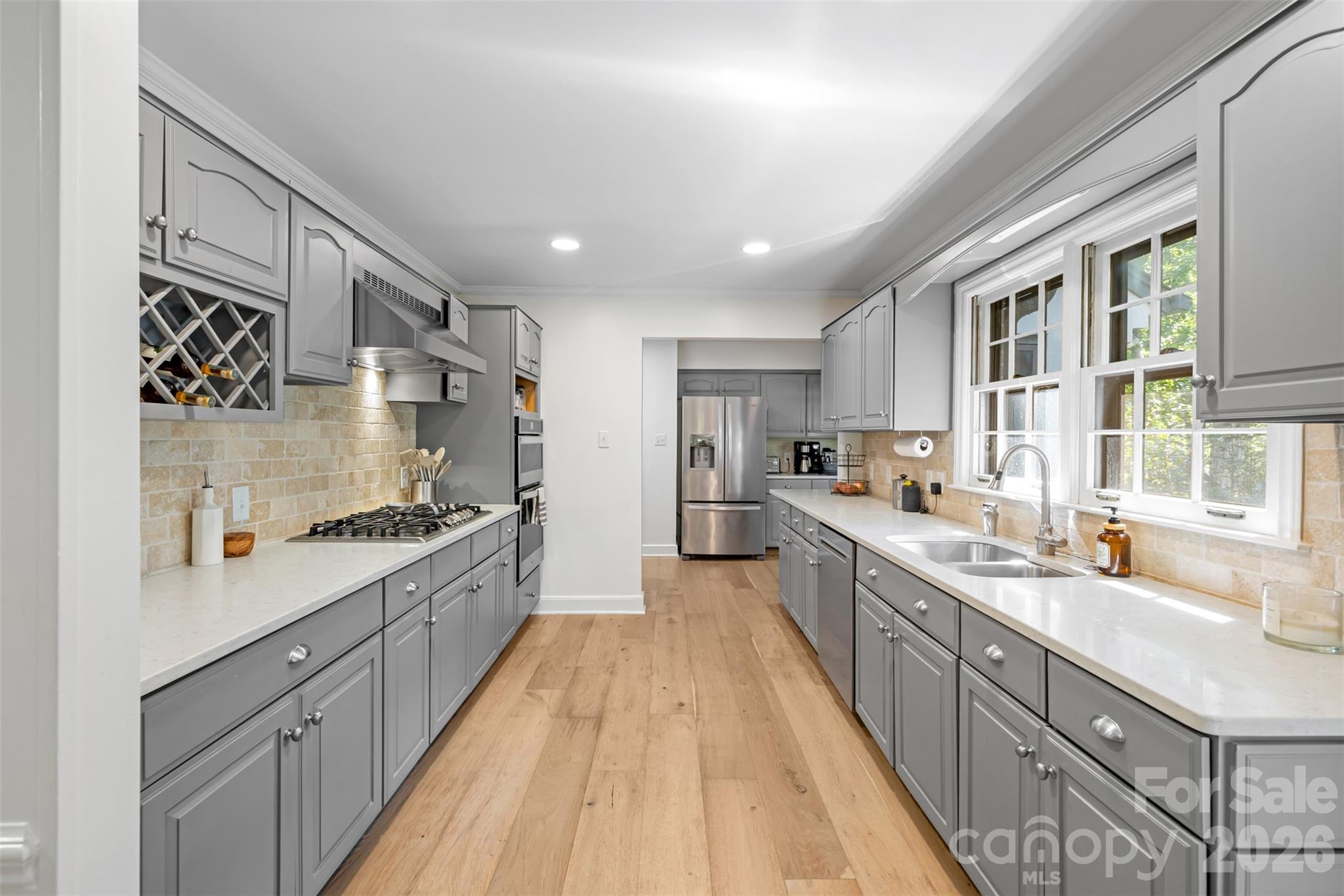 Lots of cabinetry and quartz countertops - 10 Bald Eagle Road, Lake Wylie