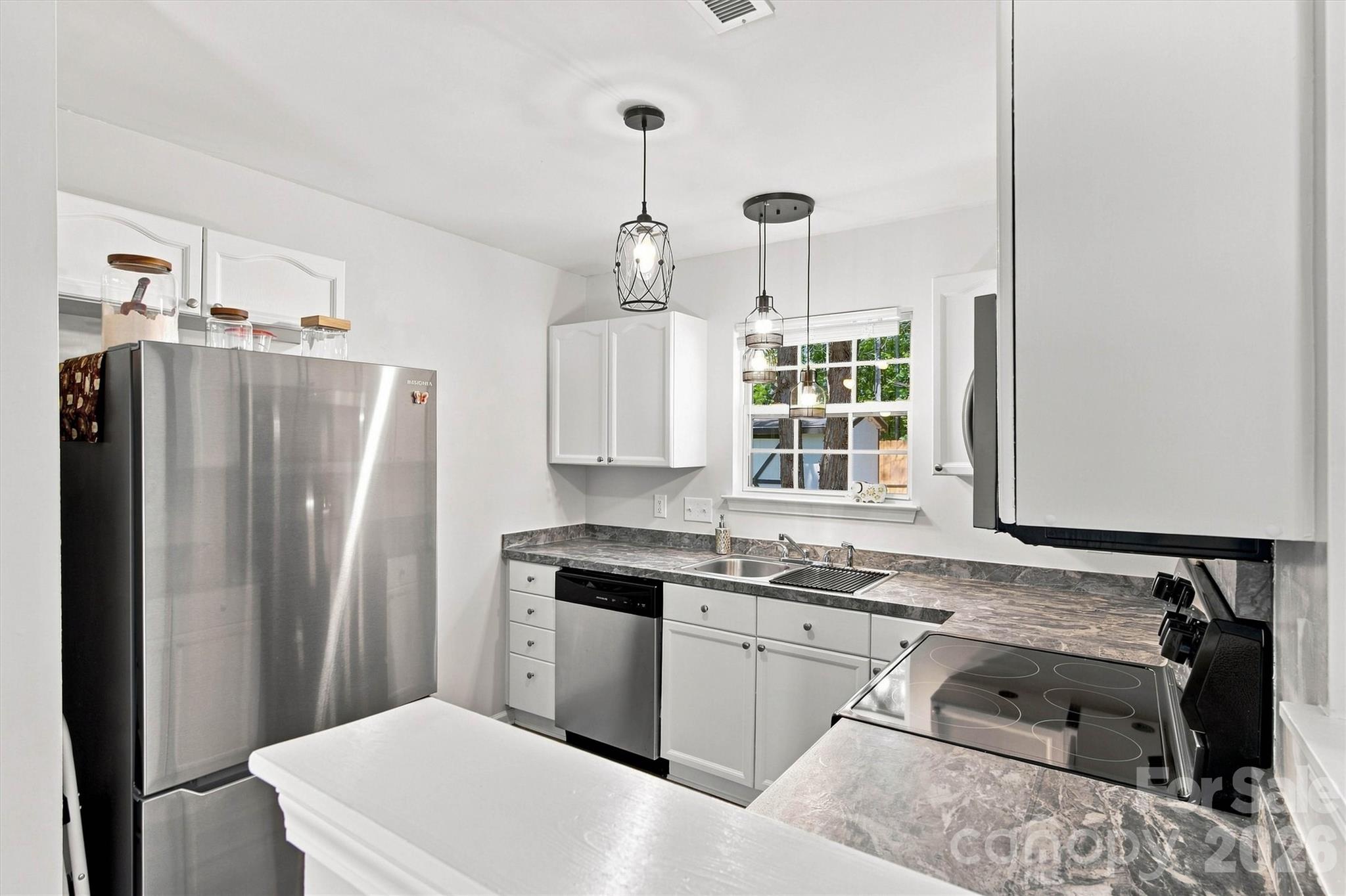 Kitchen - 119 Sweet Martha Drive, Mooresville