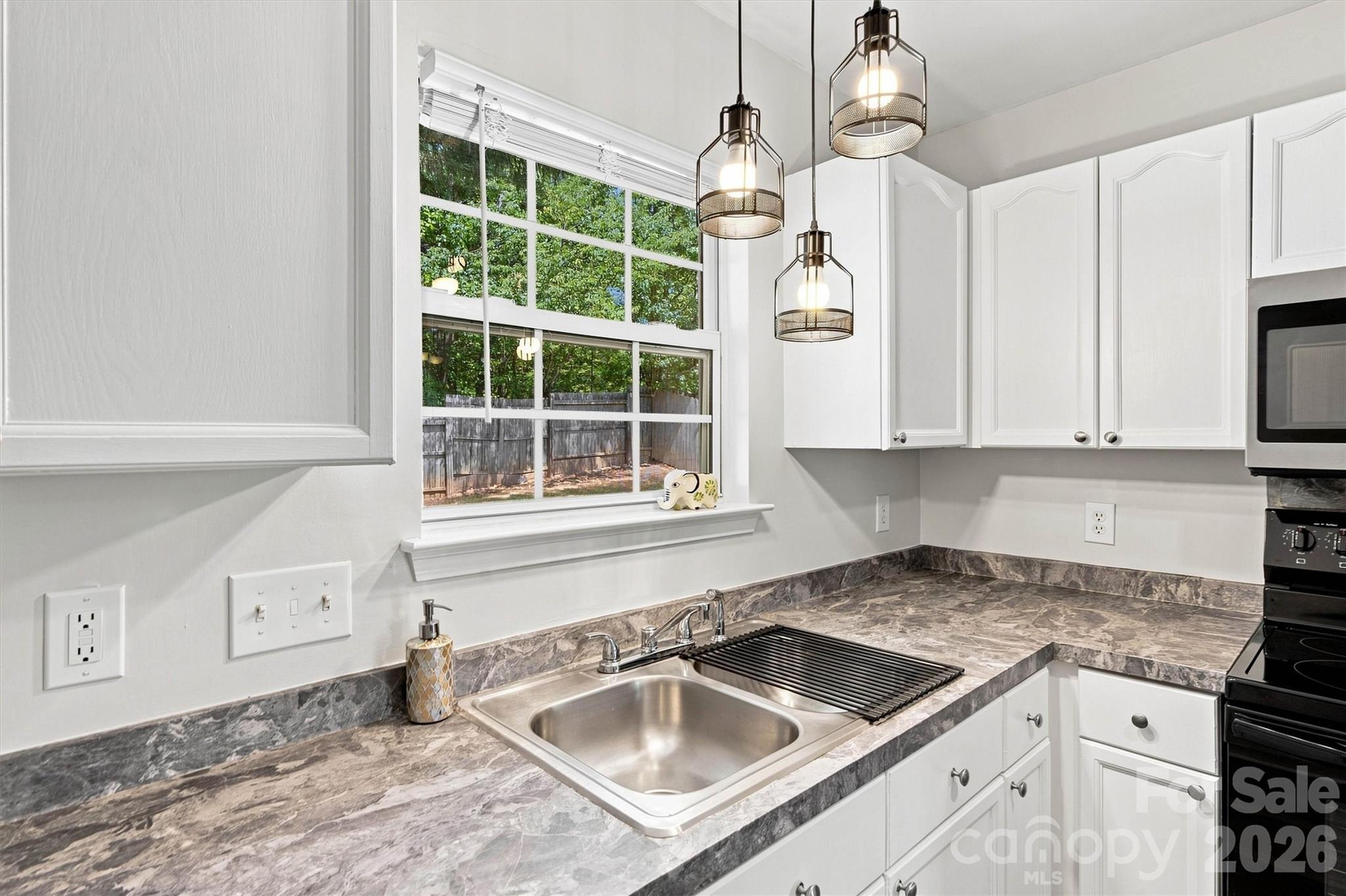 Kitchen - 119 Sweet Martha Drive, Mooresville