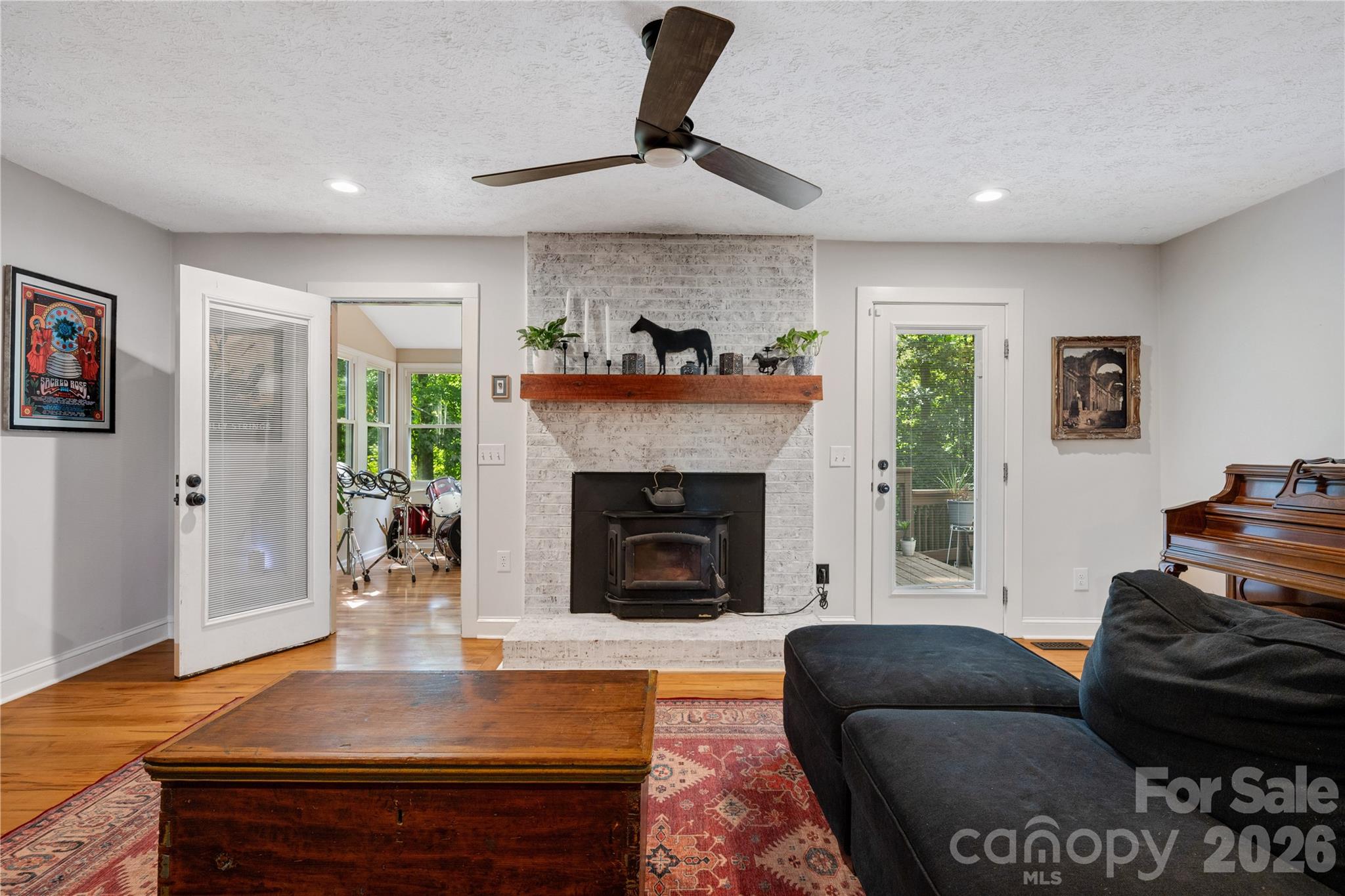 Single Family Residence at 160 Palomino Trail, Mount Holly, photo 9 of 48