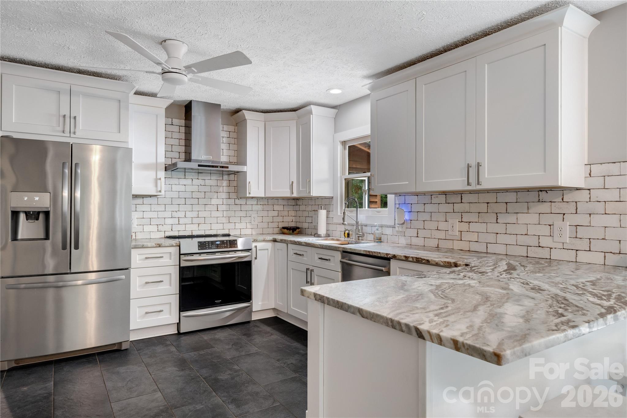 Single Family Residence at 160 Palomino Trail, Mount Holly, photo 14 of 48