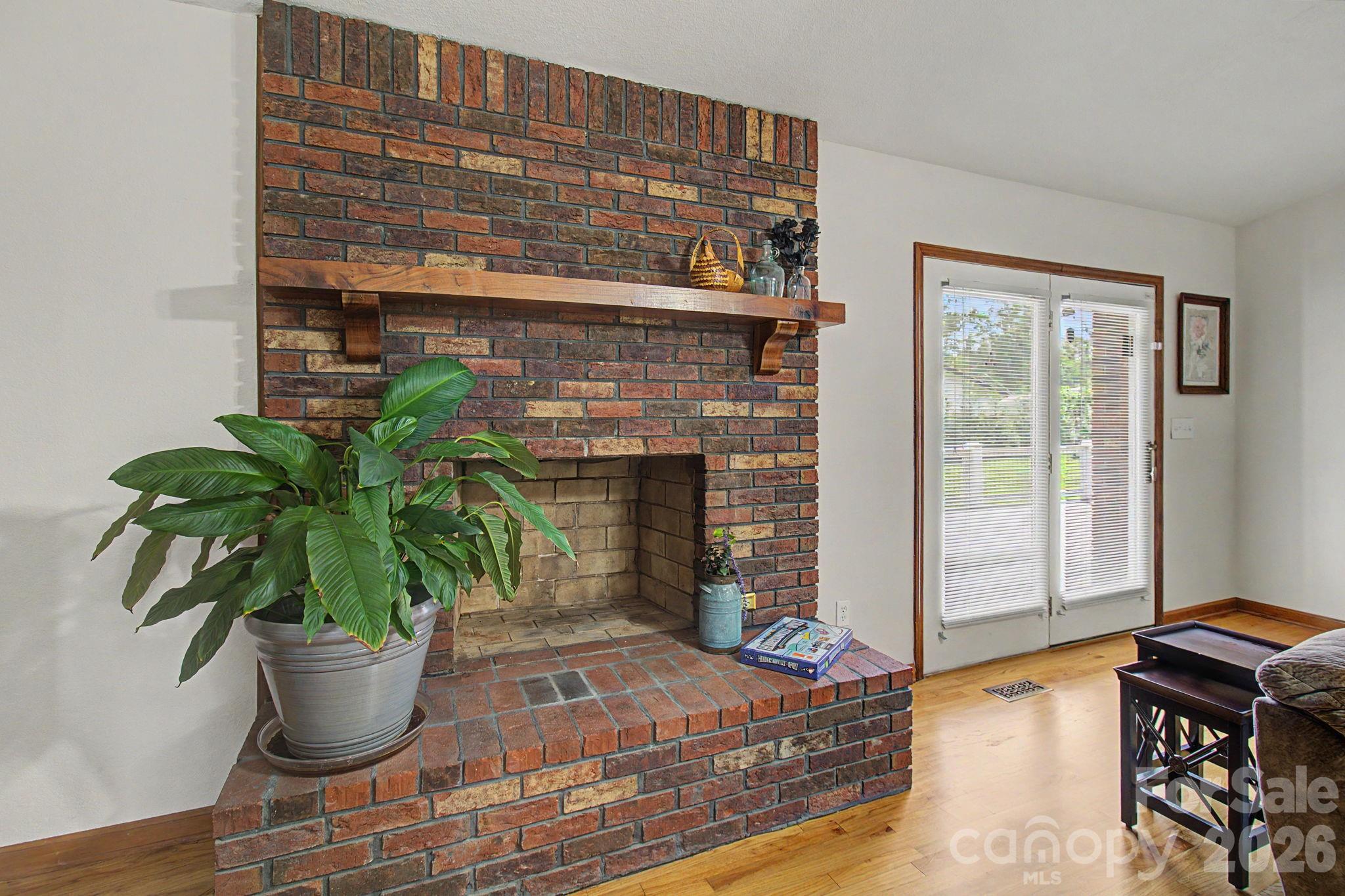Single Family Residence at 230 Blythewood Drive, Hendersonville, photo 7 of 46