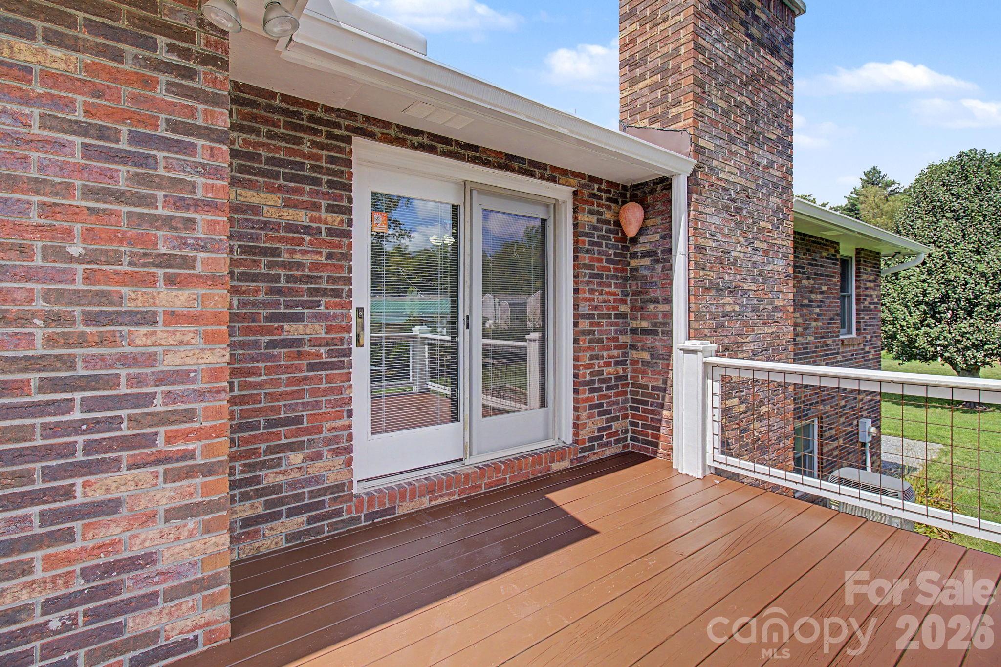 Single Family Residence at 230 Blythewood Drive, Hendersonville, photo 12 of 46