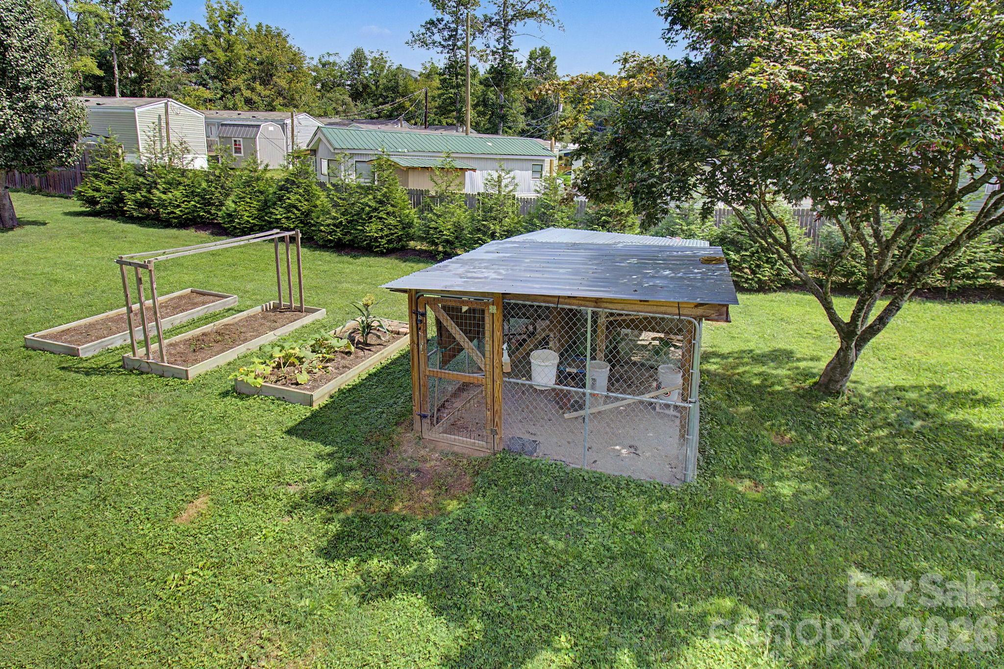 Bring Your Chirckens and Rooster - 230 Blythewood Drive, Hendersonville
