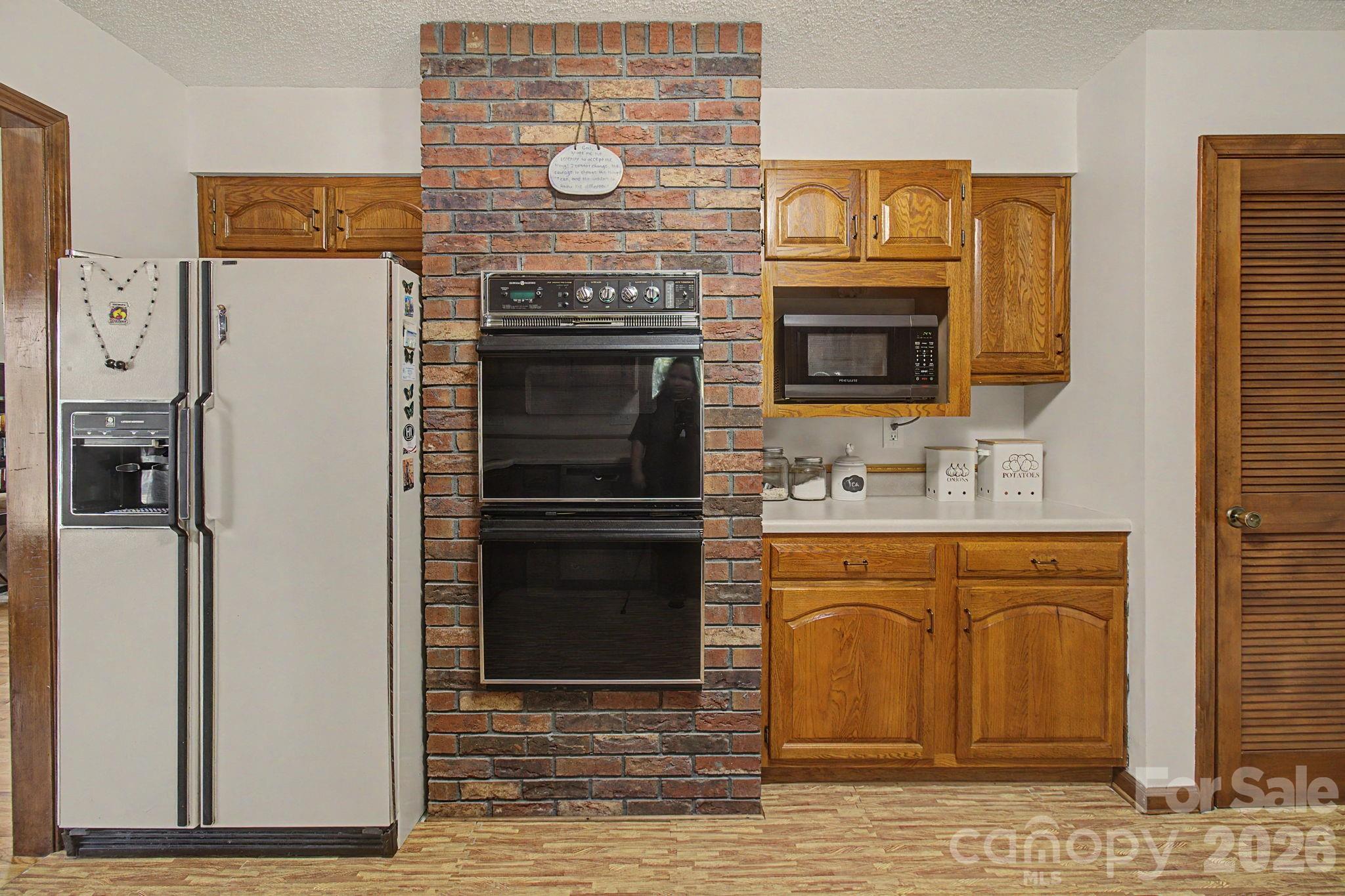 Single Family Residence at 230 Blythewood Drive, Hendersonville, photo 22 of 46