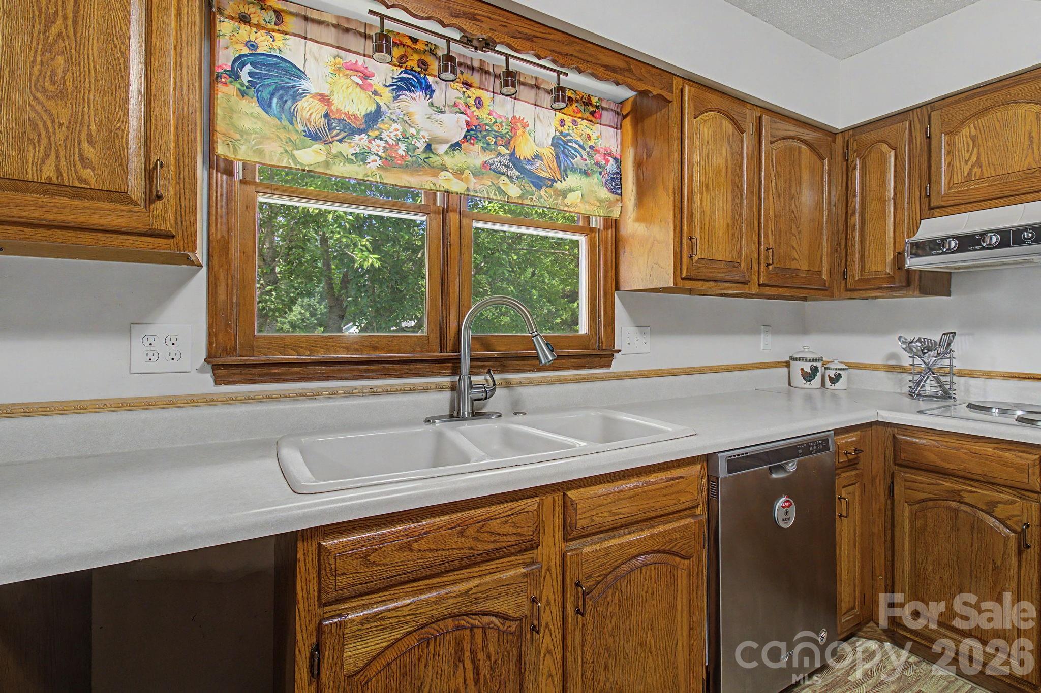Single Family Residence at 230 Blythewood Drive, Hendersonville, photo 24 of 46