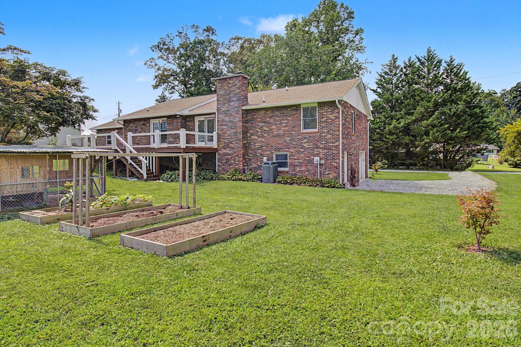 Single Family Residence at 230 Blythewood Drive, Hendersonville, photo 44 of 46