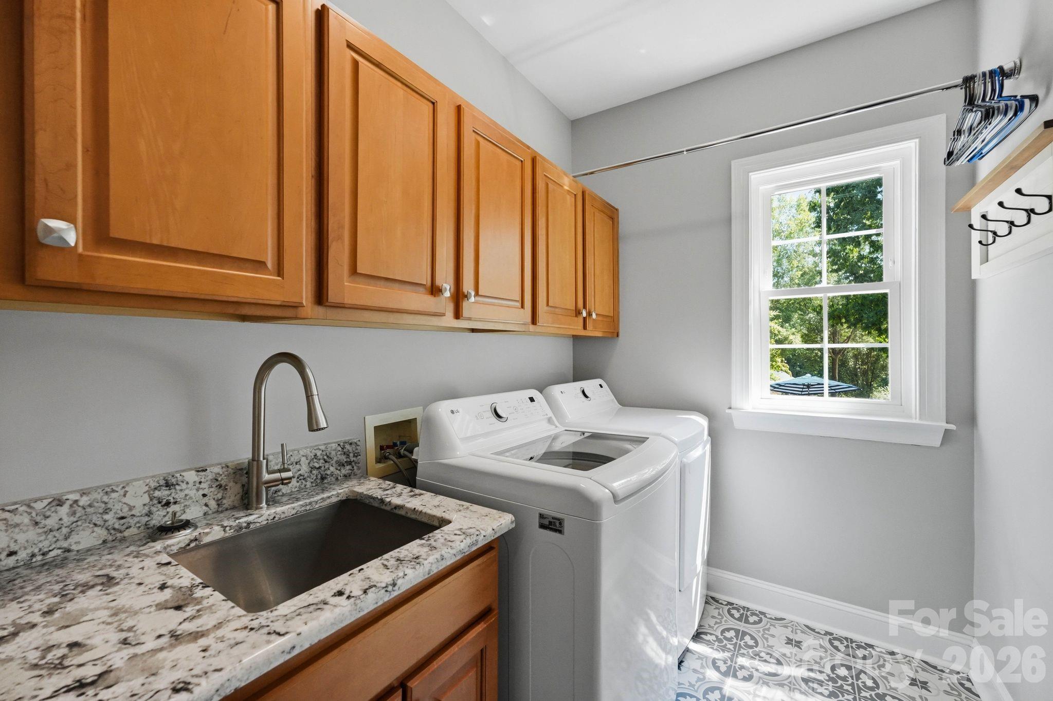 Single Family Residence at 4507 Rippling Cove Court, Denver, photo 11 of 38