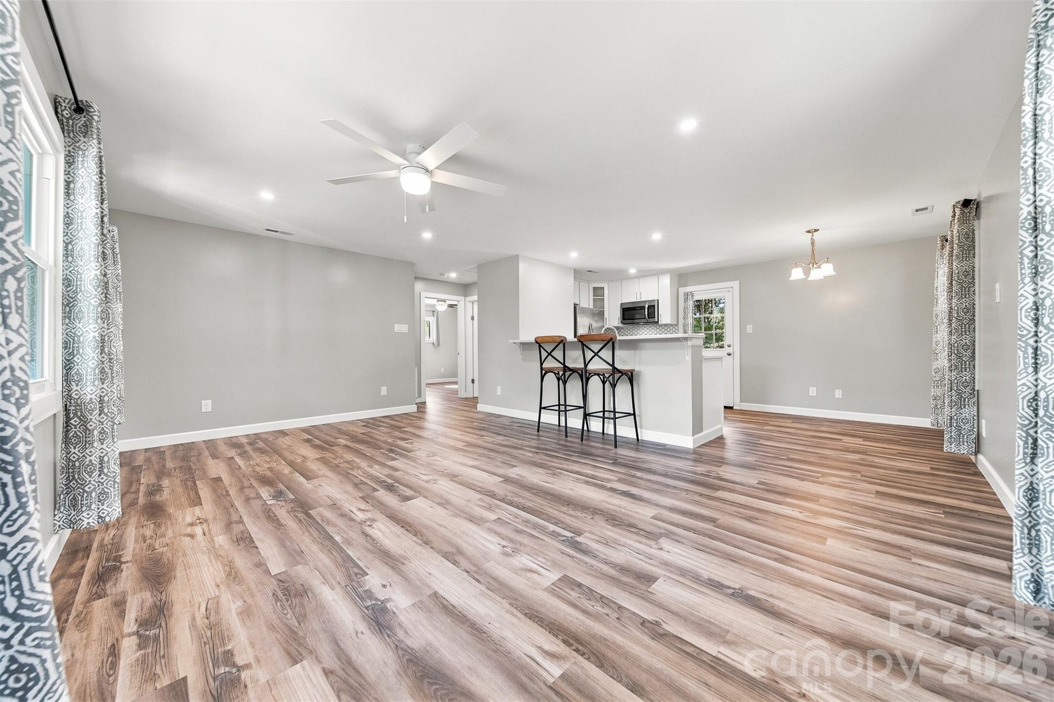 Single Family Residence at 2938 11th Avenue SW, Hickory, photo 4 of 29