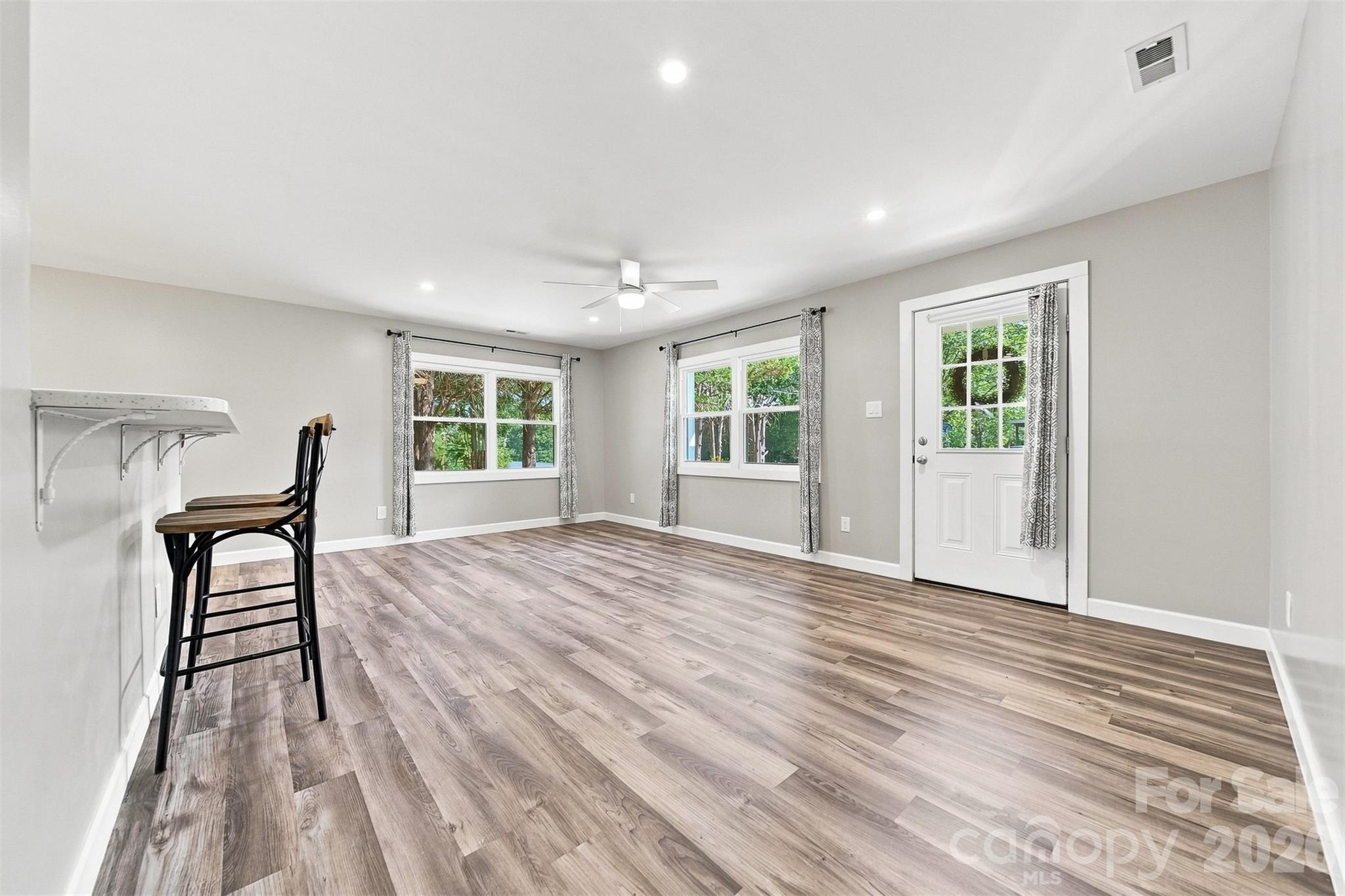 Single Family Residence at 2938 11th Avenue SW, Hickory, photo 6 of 29