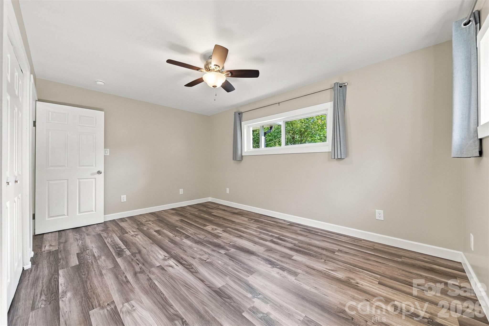 Single Family Residence at 2938 11th Avenue SW, Hickory, photo 15 of 29