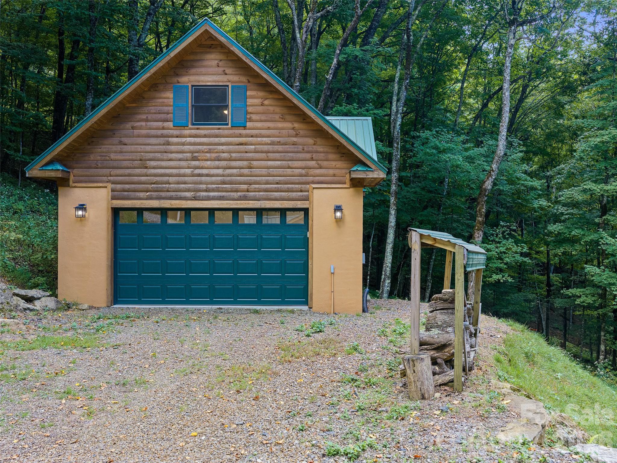 Detached 2 Car Garage - 73 Oak Ridge Court, Mars Hill
