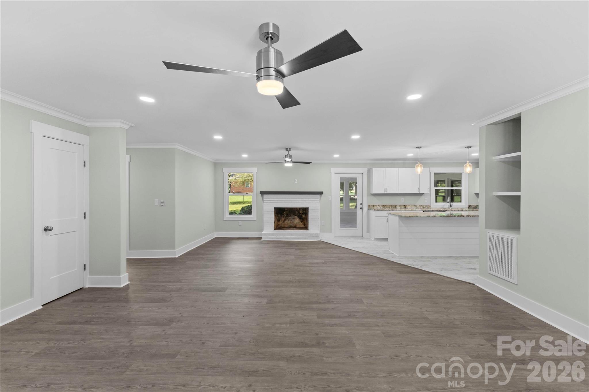 Great room - 614 S Magnolia Street, Mooresville