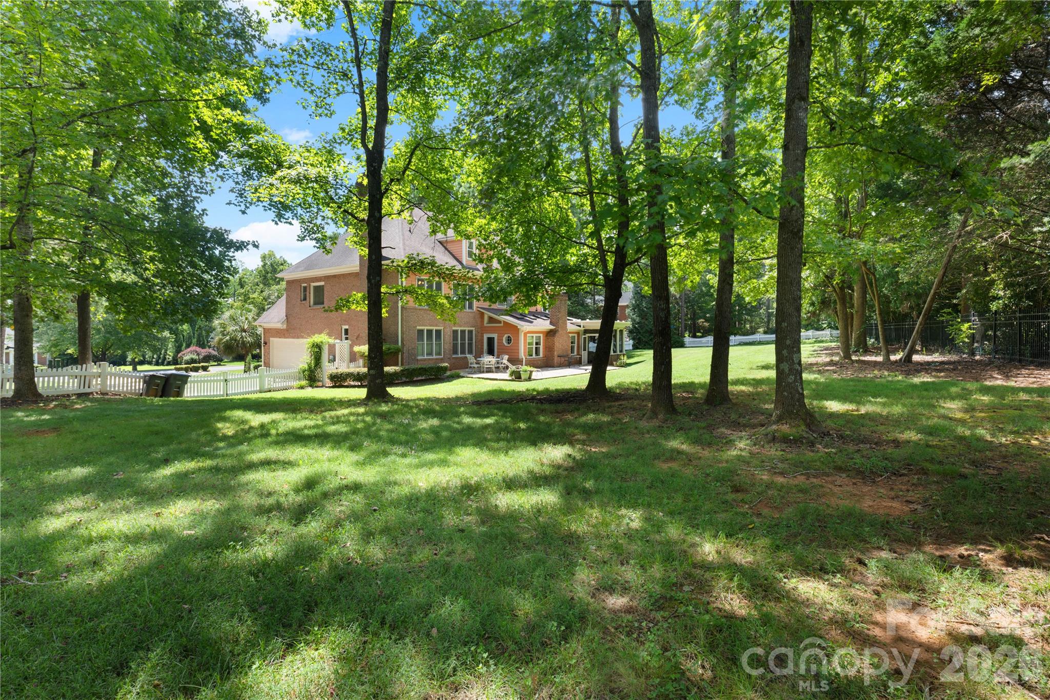 Single Family Residence at 6041 Bluebird Hill Lane, Matthews, photo 15 of 24