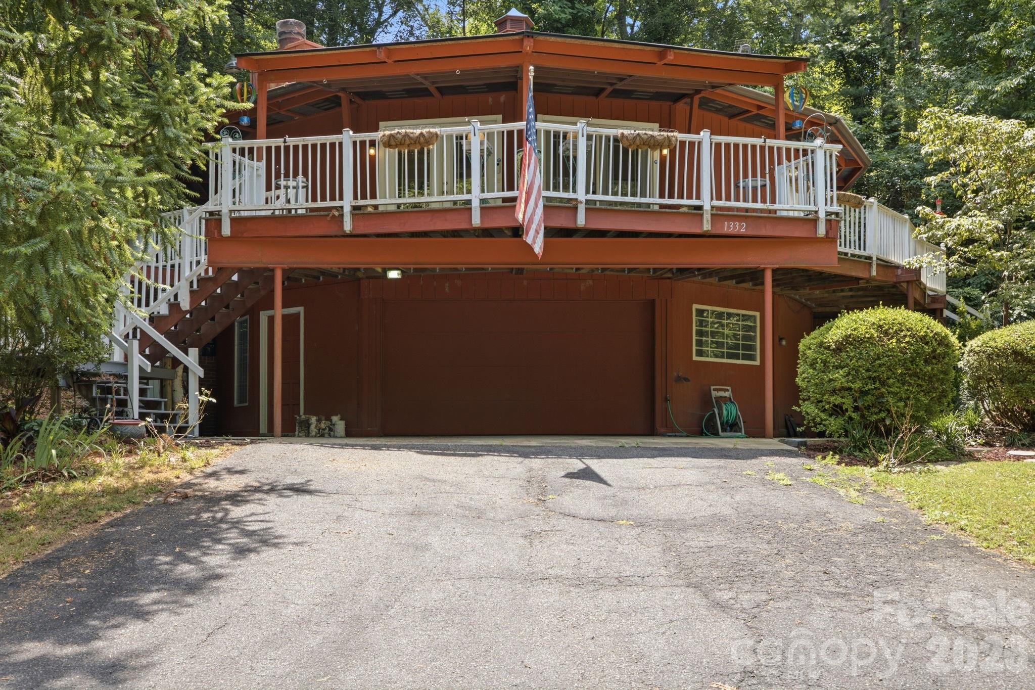 Single Family Residence at 1332 Fairway Drive, Newton, photo 4 of 38