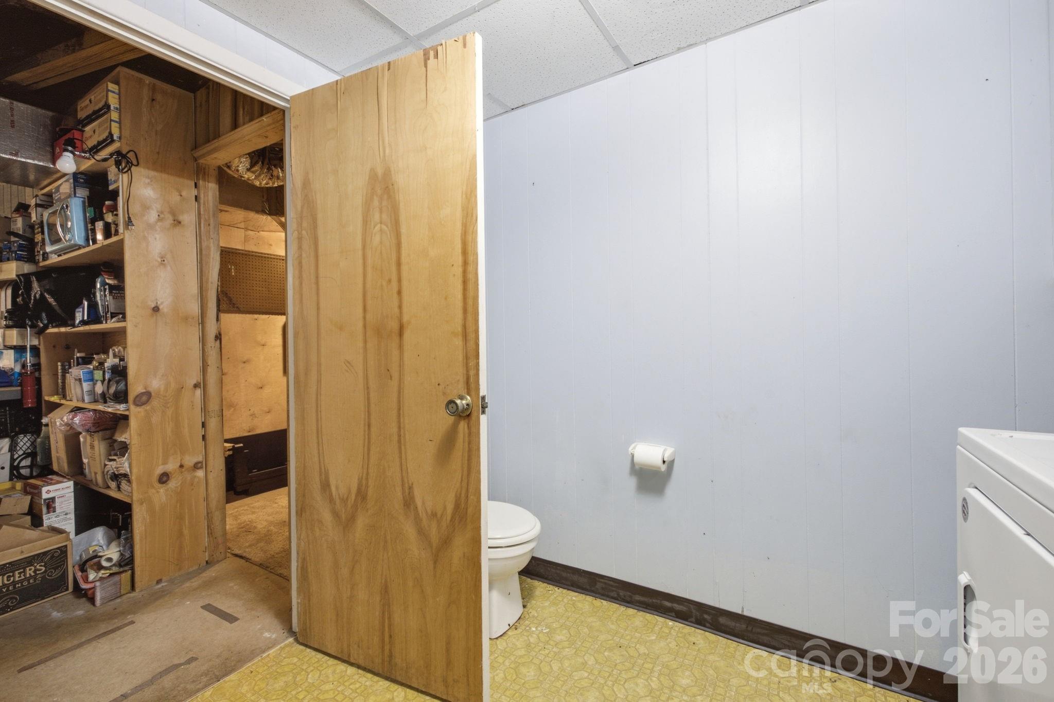 Single Family Residence at 1332 Fairway Drive, Newton, photo 29 of 38
