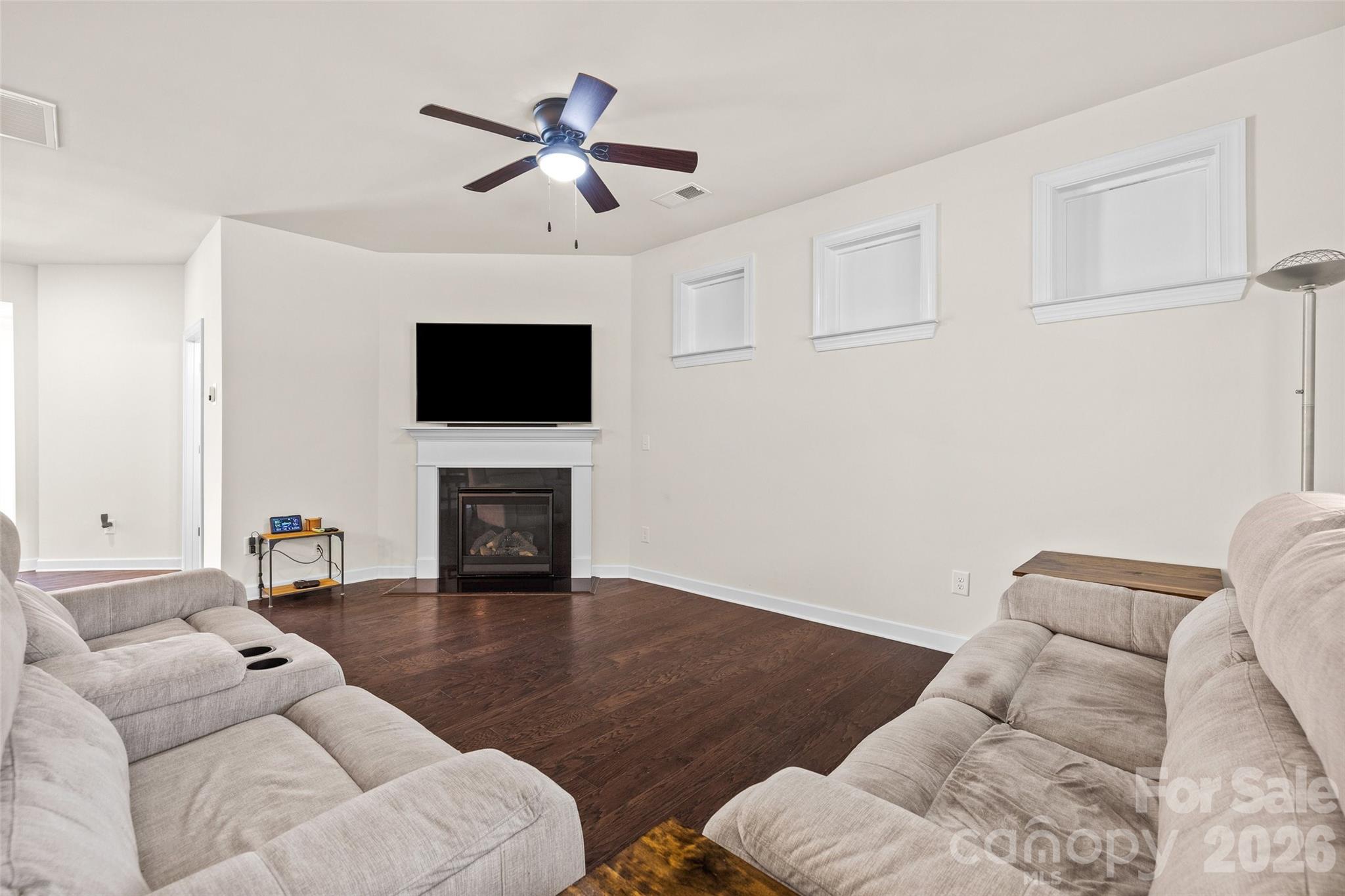 Single Family Residence at 640 Maple Hill Drive, Fort Mill, photo 10 of 40