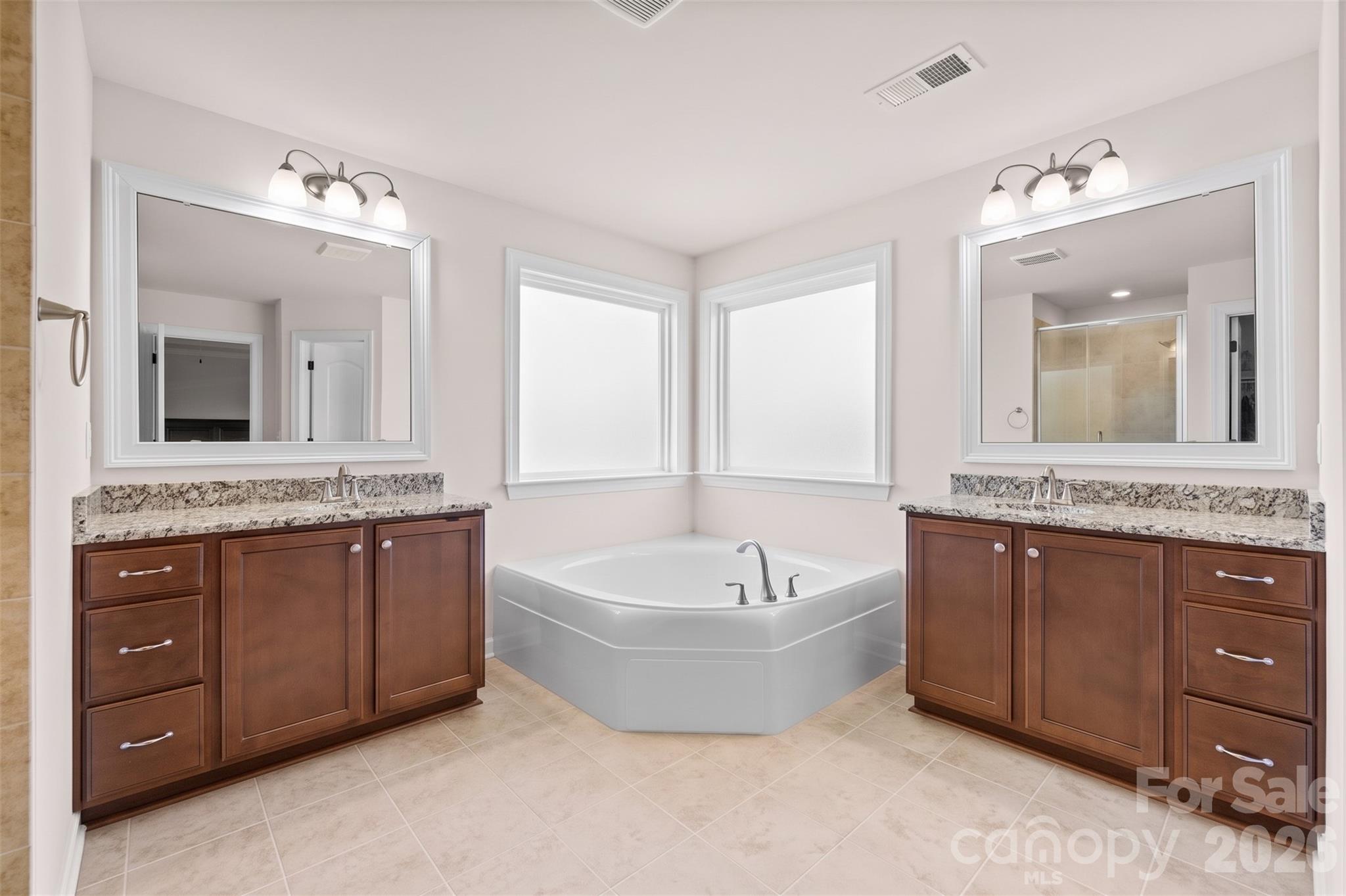 Single Family Residence at 640 Maple Hill Drive, Fort Mill, photo 22 of 40