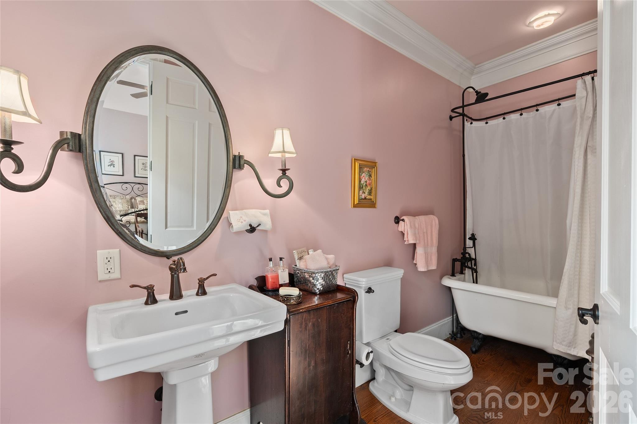 Ensuite Bath with Tub/Shower - 598 Old Toll Road, Asheville