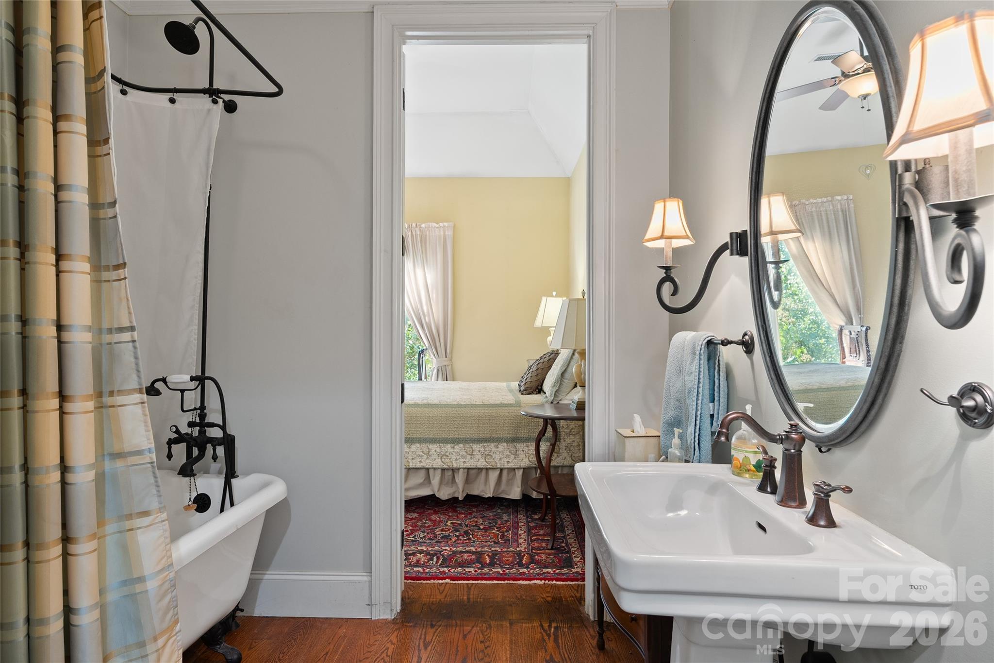 Ensuite Bath with Tub/Shower - 598 Old Toll Road, Asheville