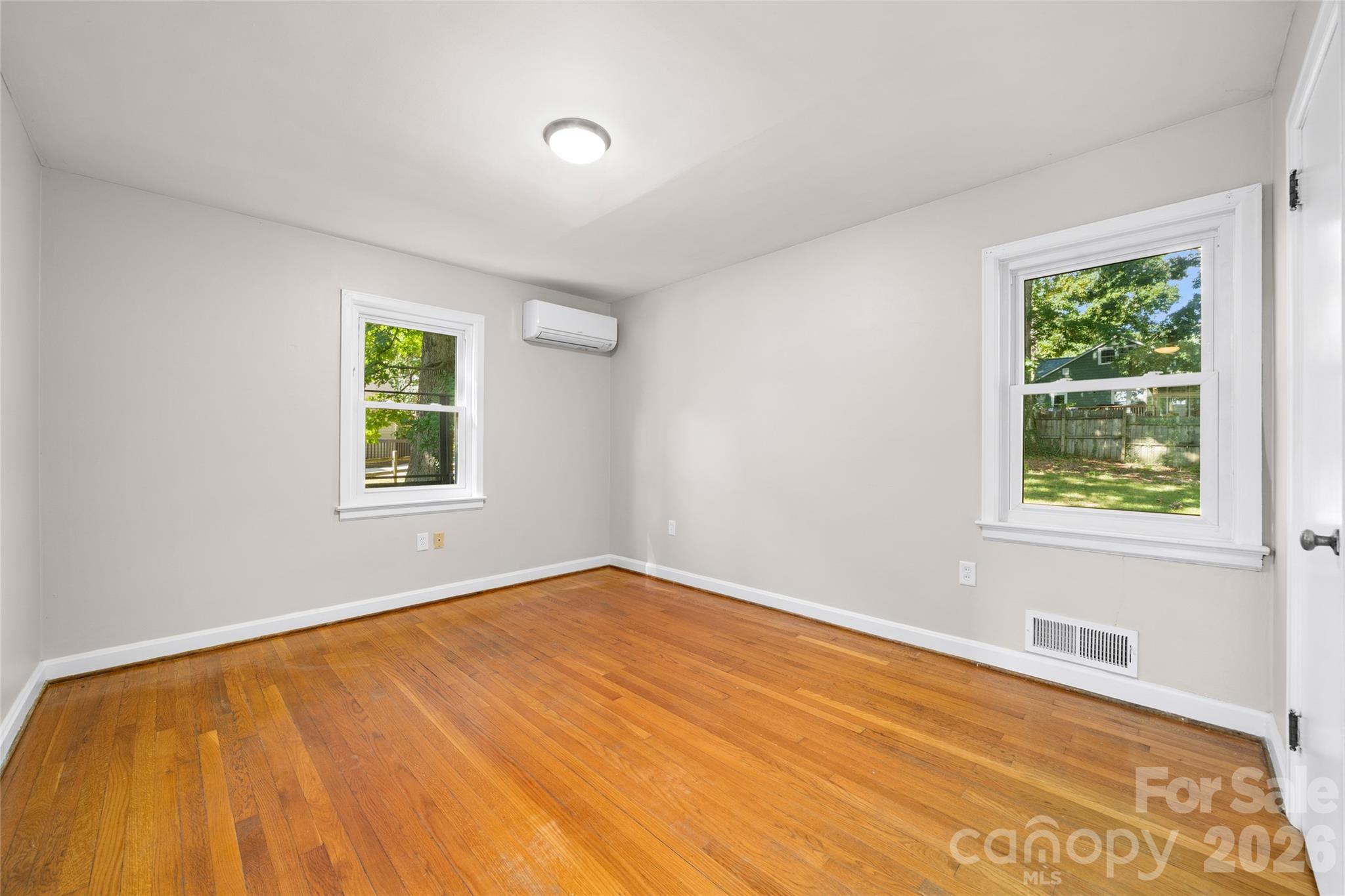 Primary bedroom - 13 Browndale Road, Asheville