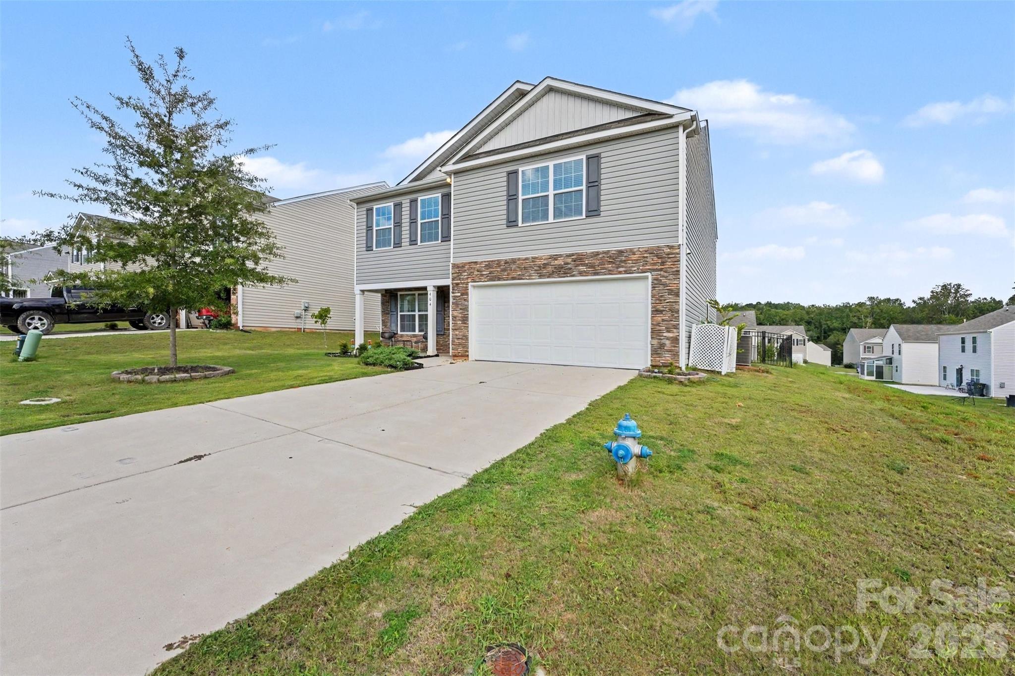 Single Family Residence at 404 Berrybeth Circle, China Grove, photo 4 of 26