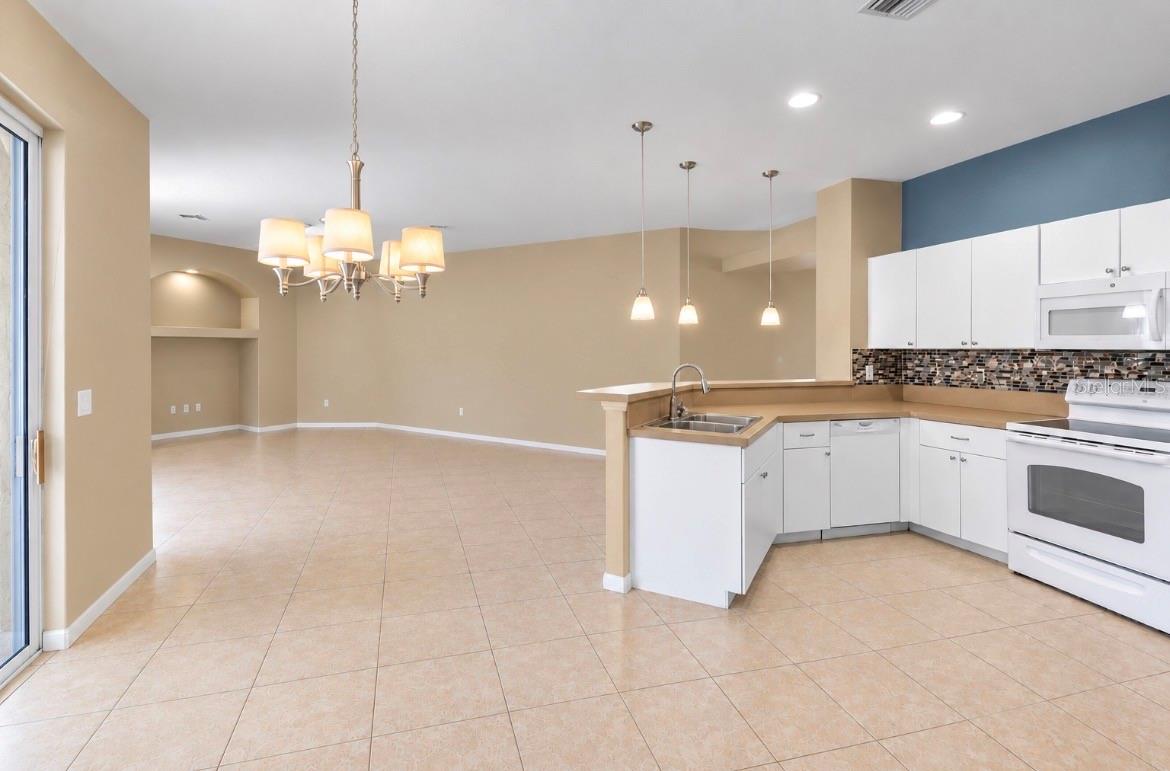 Single Family Residence at 2260 ZUYDER TER, NORTH PORT, photo 21 of 38