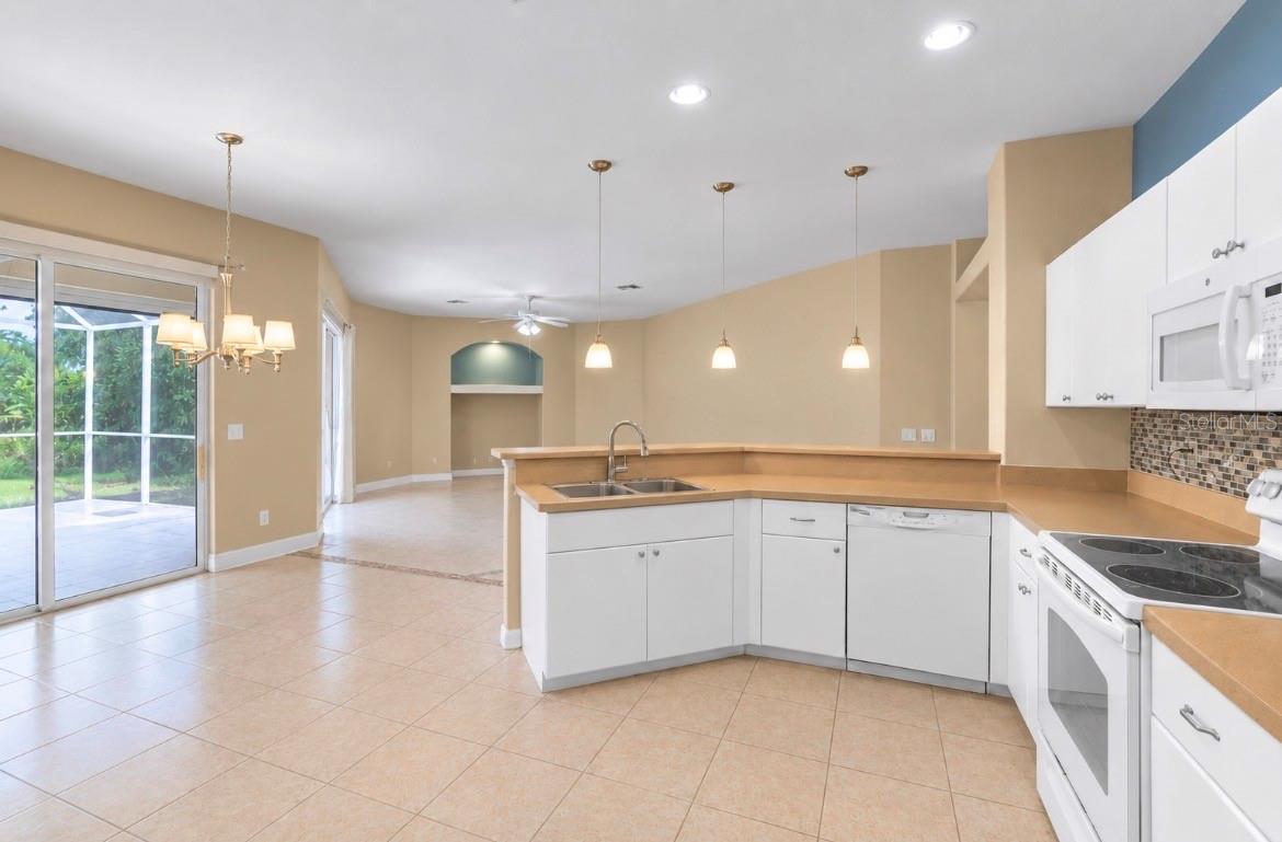 Single Family Residence at 2260 ZUYDER TER, NORTH PORT, photo 22 of 38