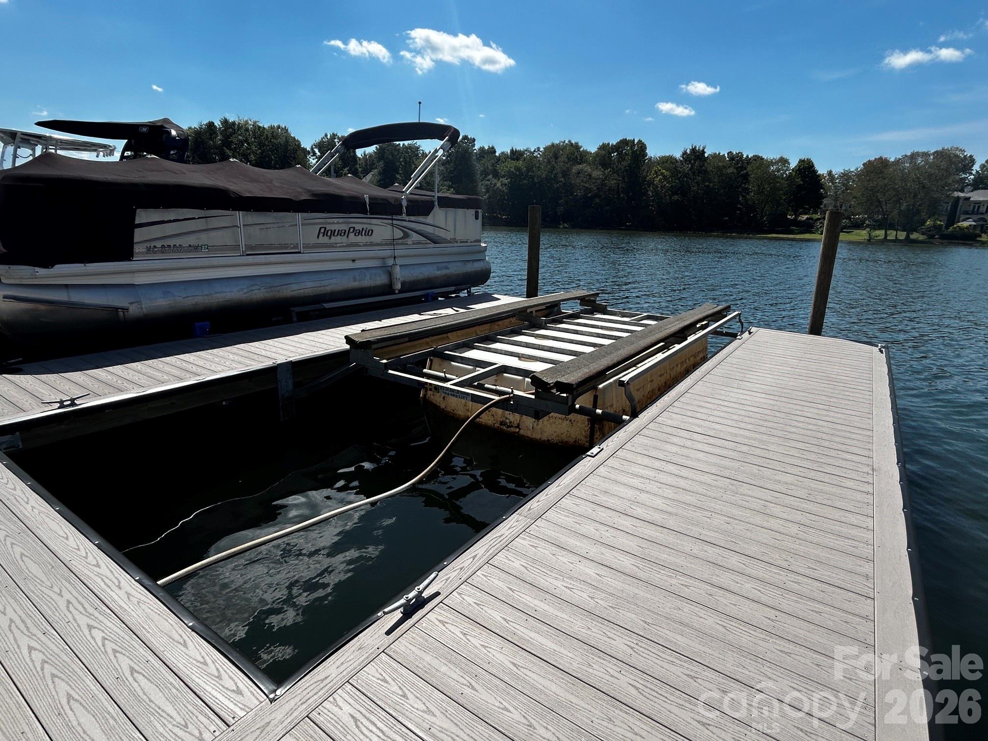 Boat slip with Lift - 529 Catspaw Road, Statesville