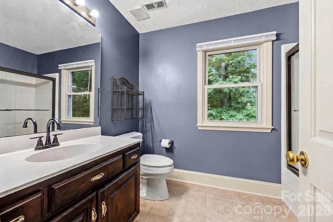 Single Family Residence at 1596 Old Tara Lane, Fort Mill, photo 20 of 37